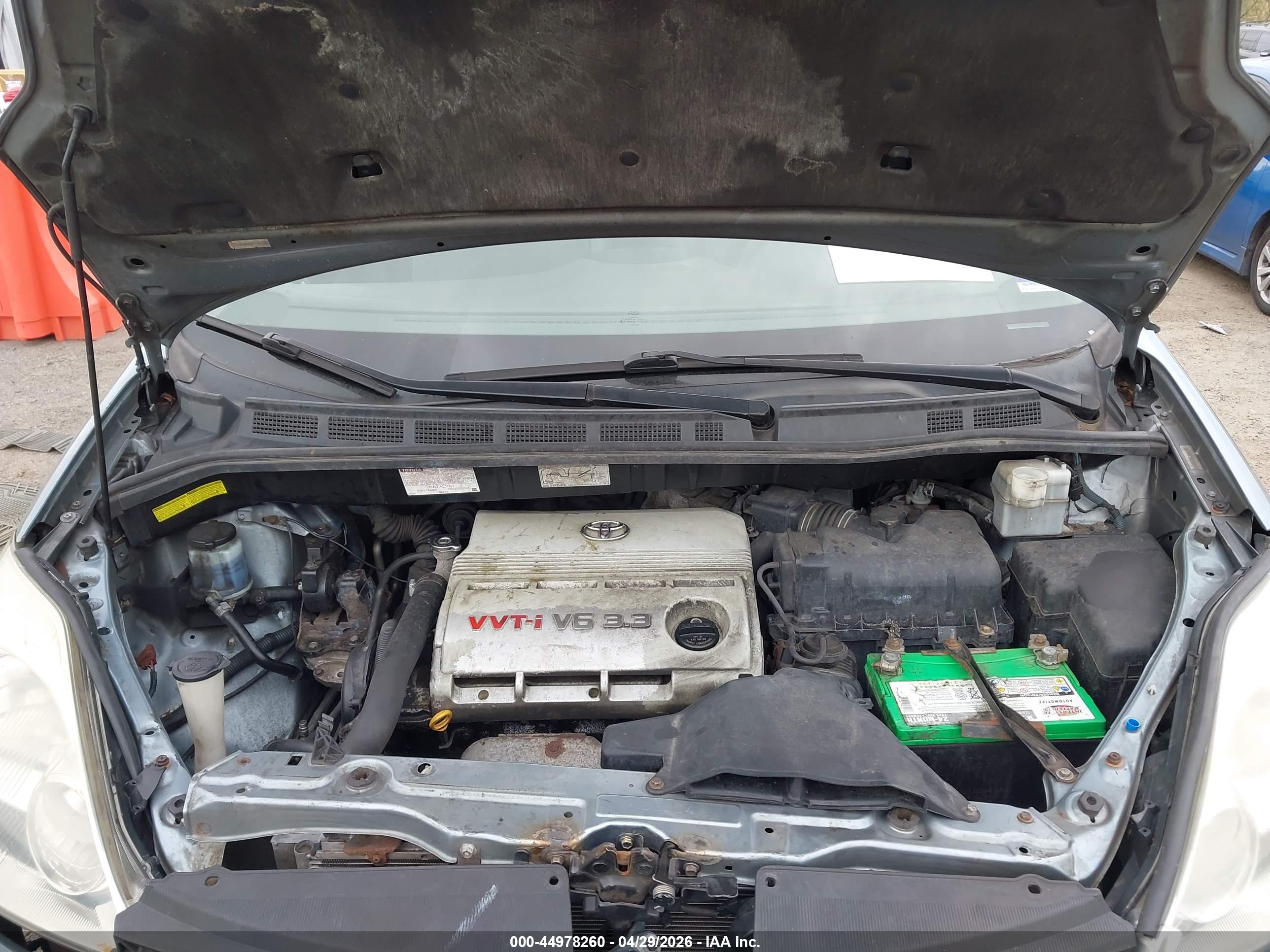 TOYOTA SIENNA image 10