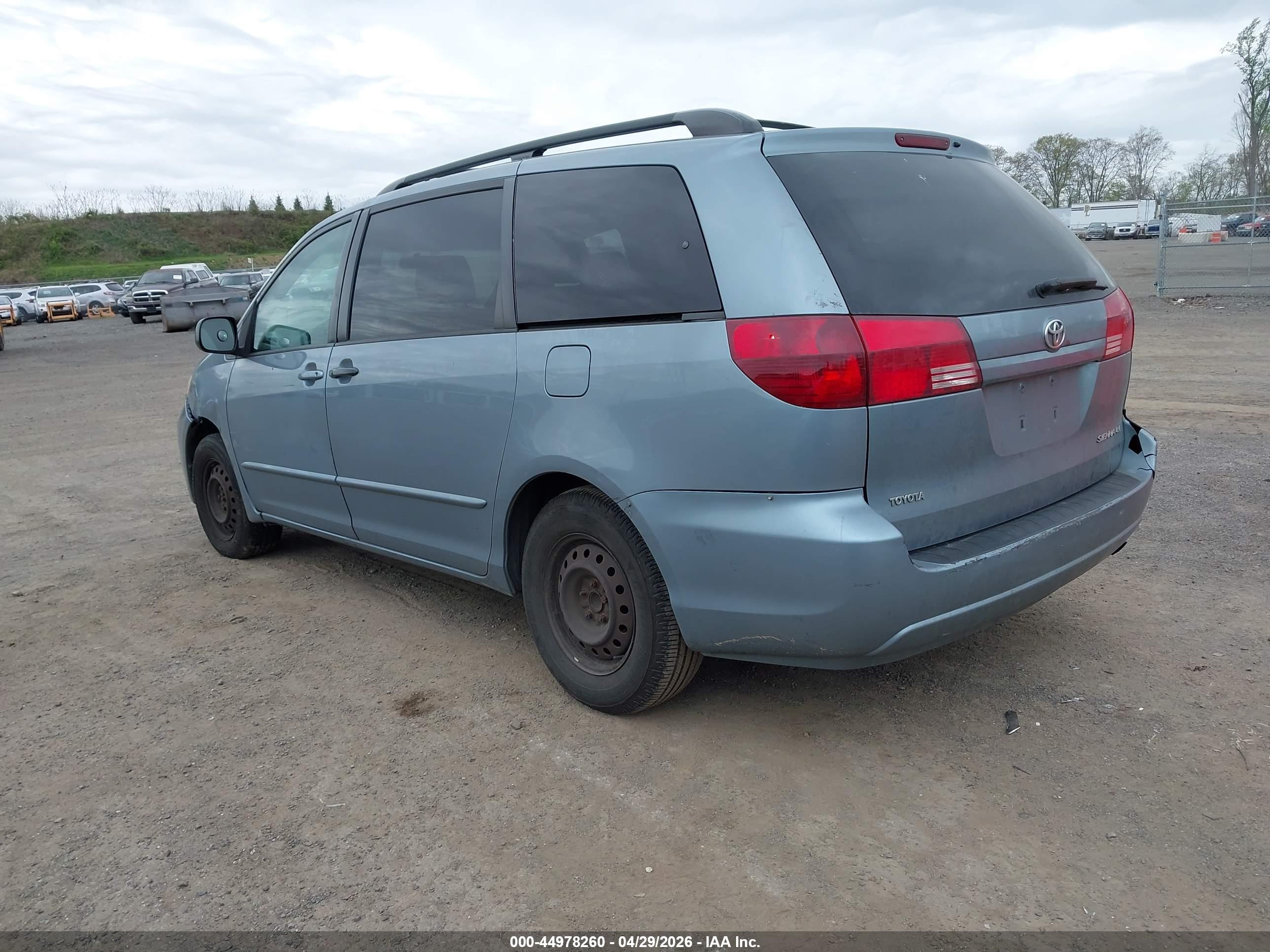 TOYOTA SIENNA image 3