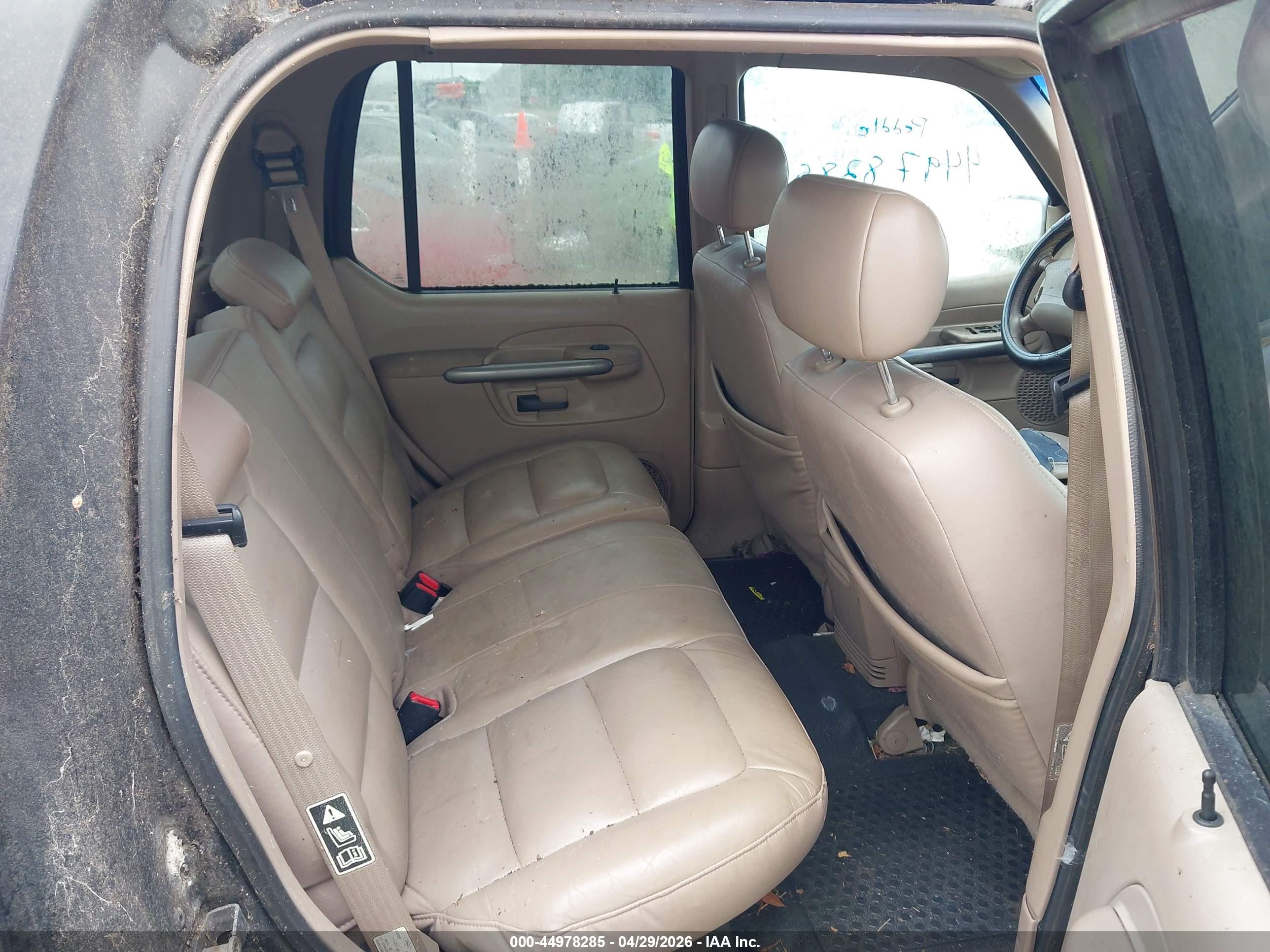 FORD EXPLORER image 8