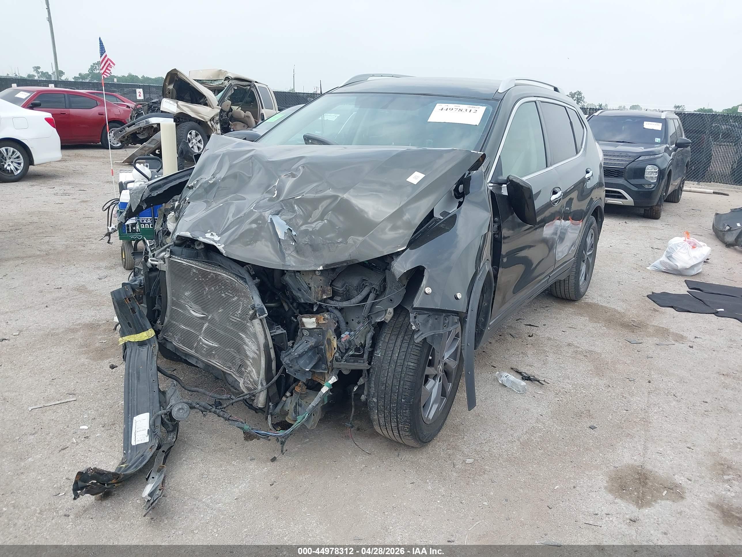 NISSAN ROGUE image 2