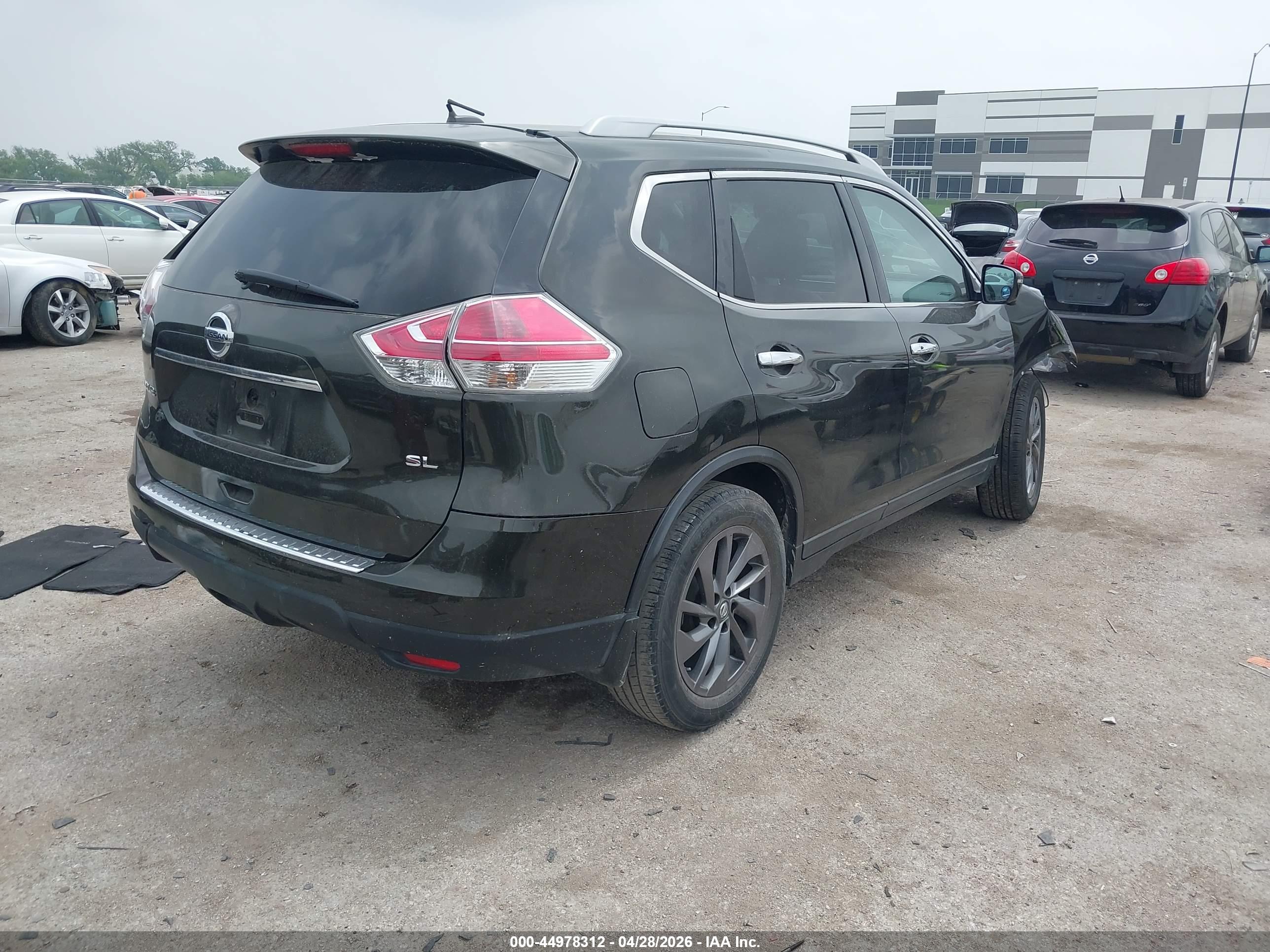 NISSAN ROGUE image 4