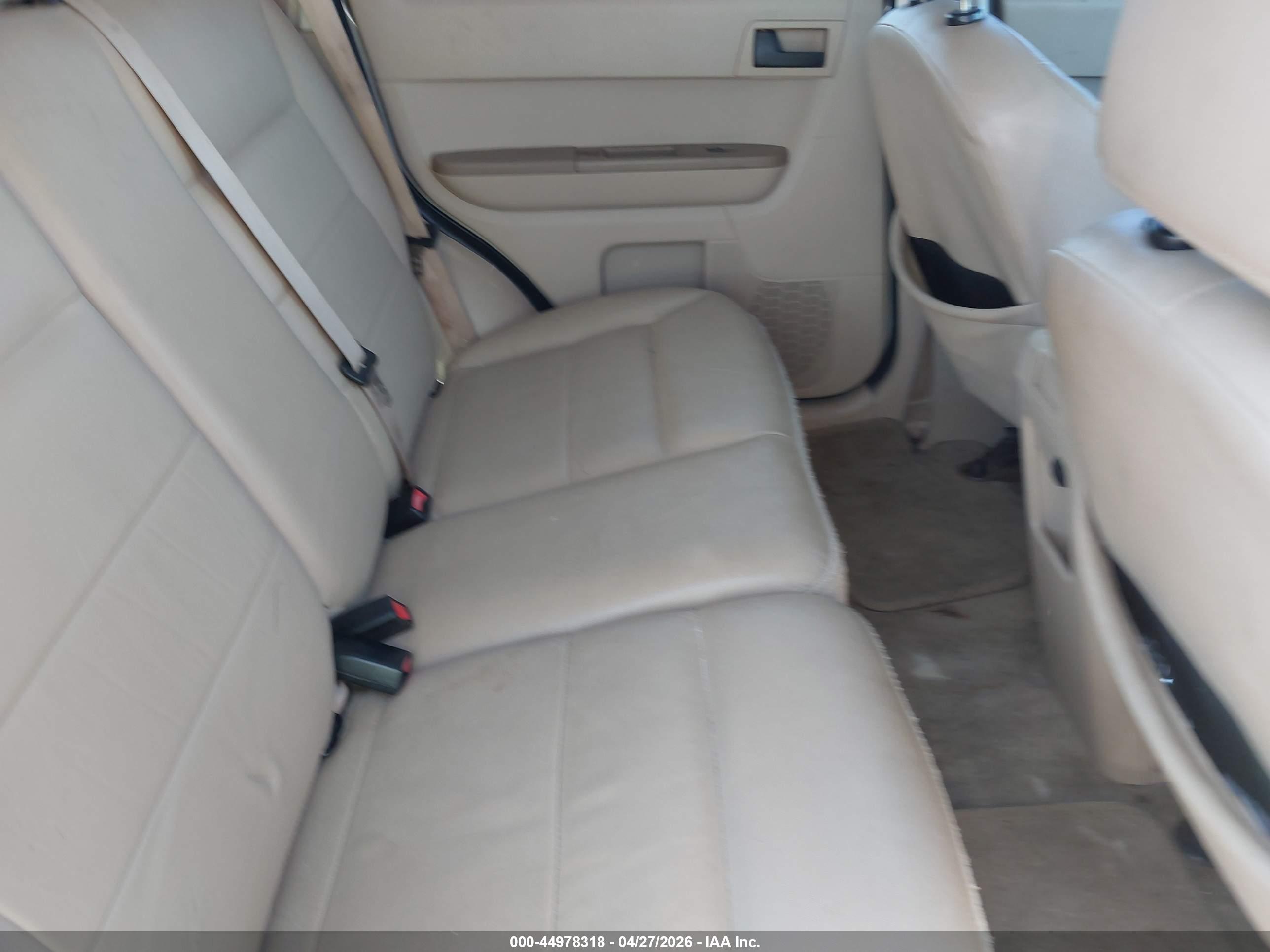 FORD ESCAPE image 8