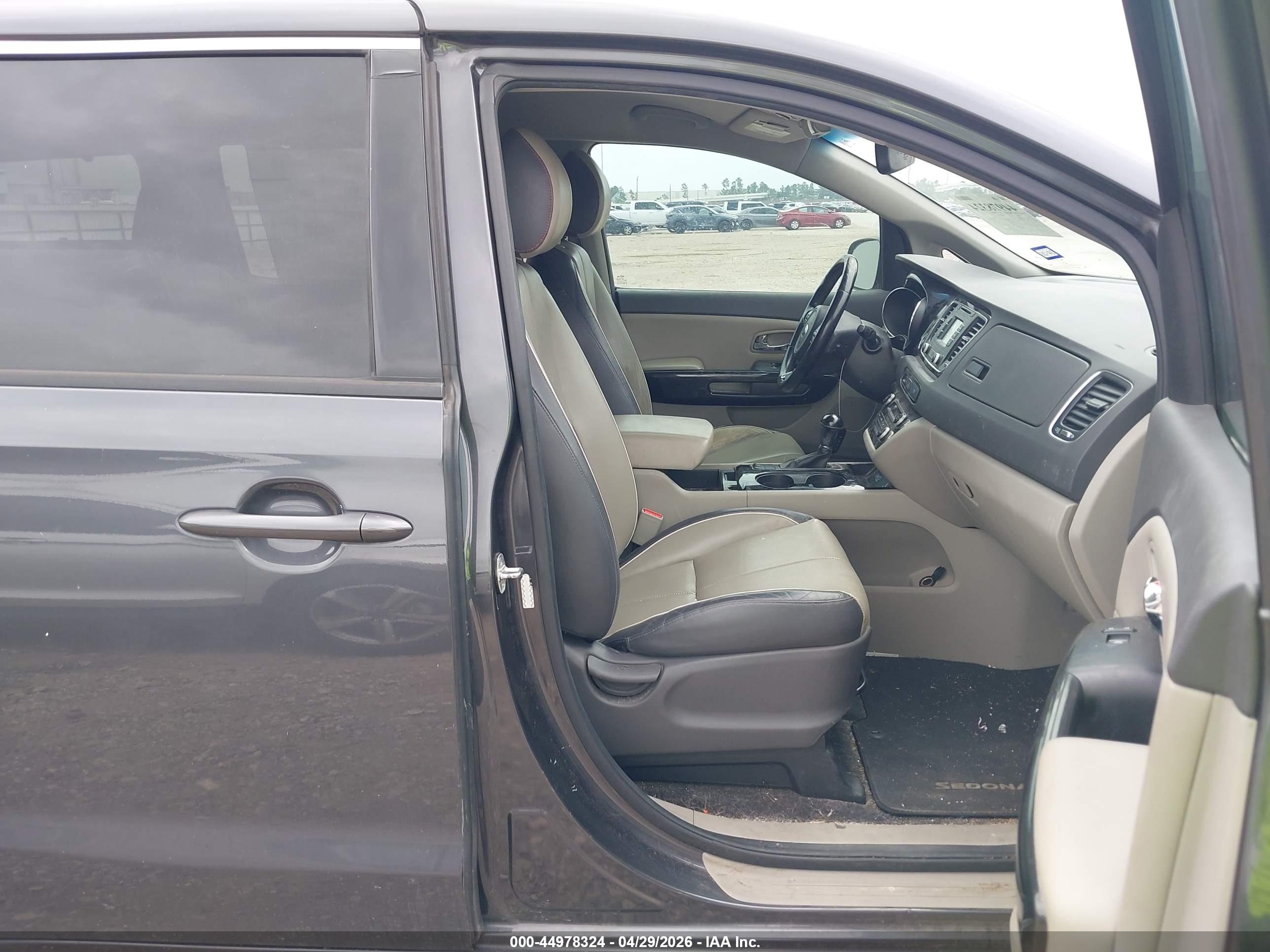 KIA SEDONA image 5