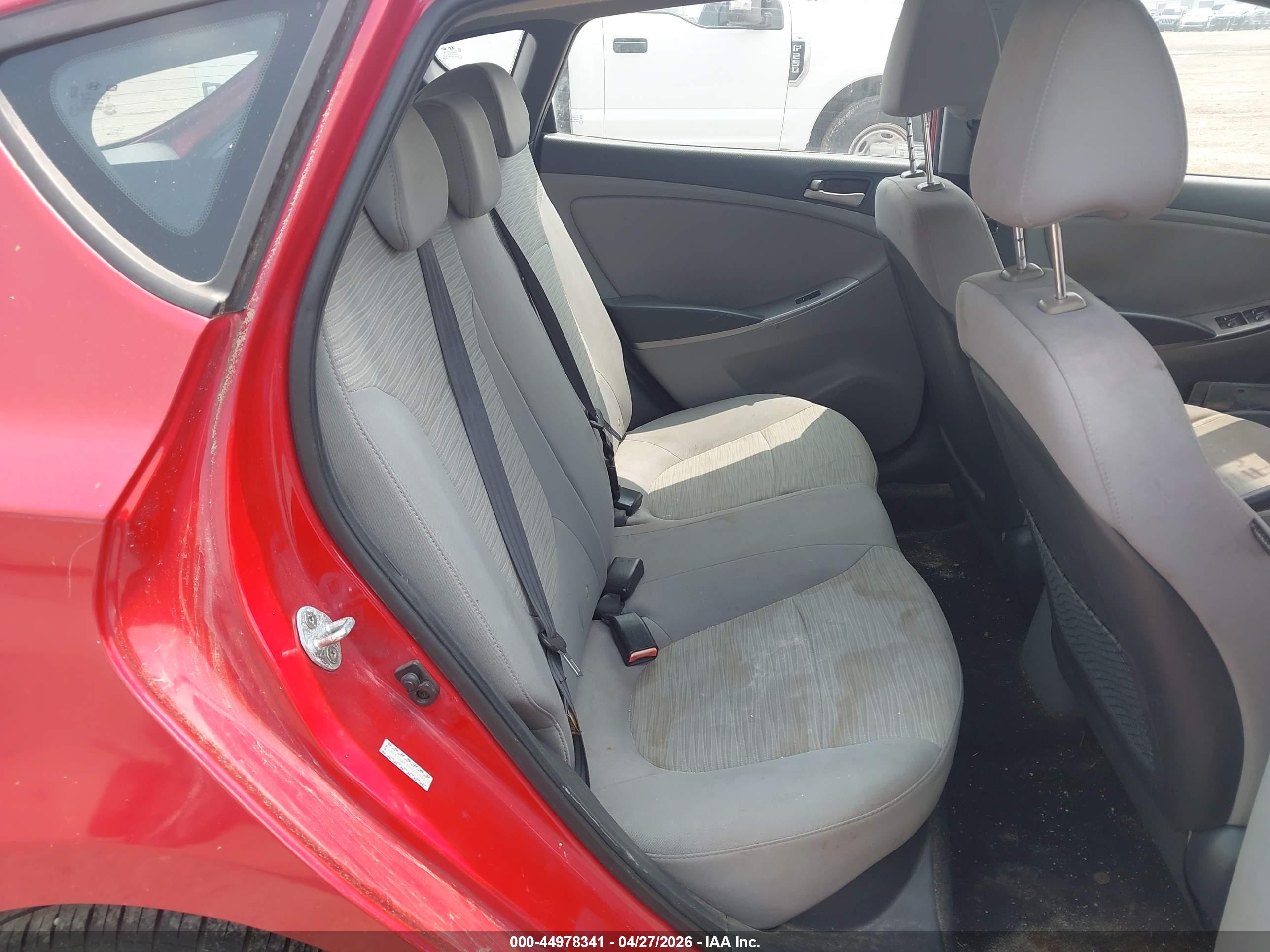HYUNDAI ACCENT image 8