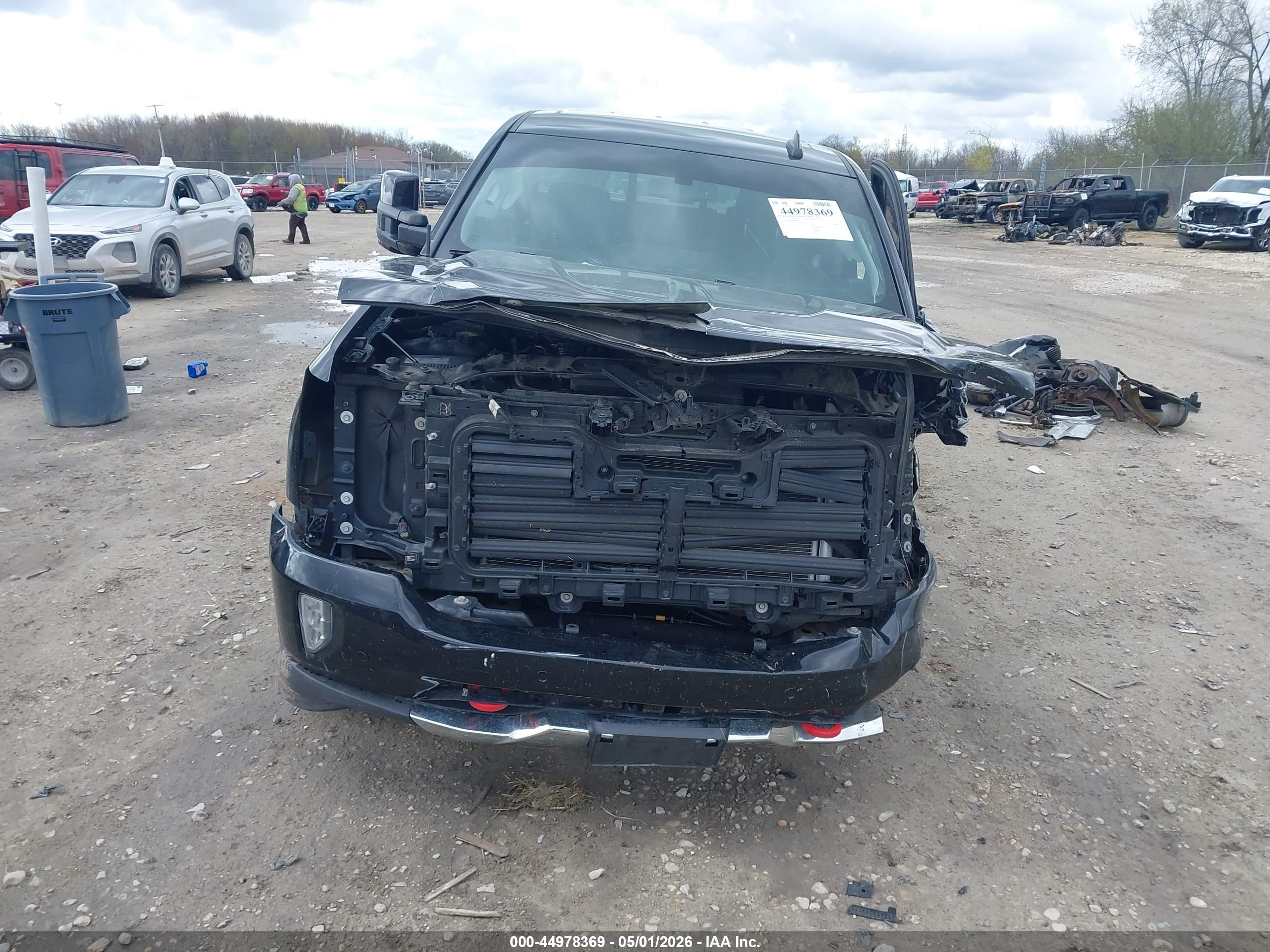 CHEVROLET SILVERADO image 6
