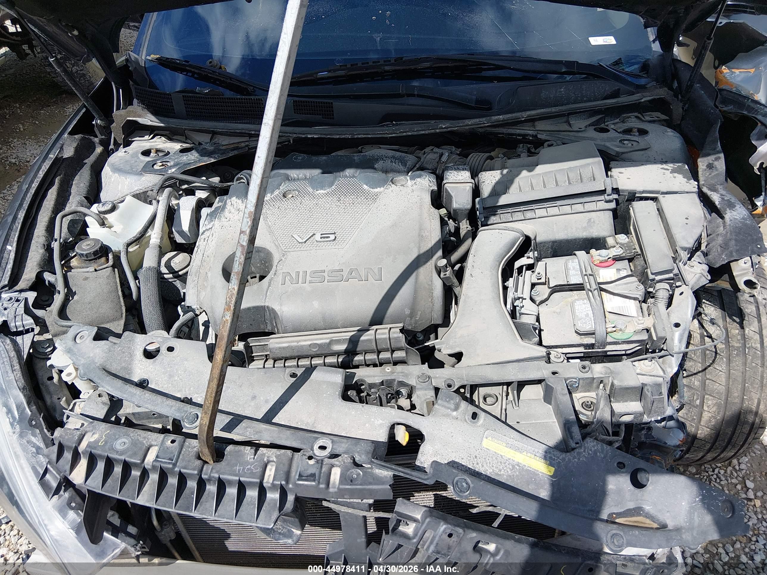 NISSAN MAXIMA image 10
