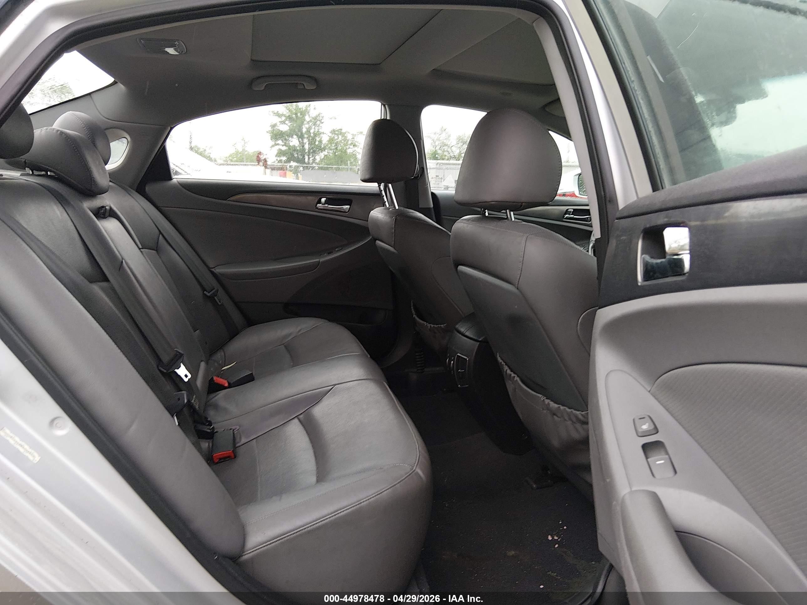 HYUNDAI SONATA image 8