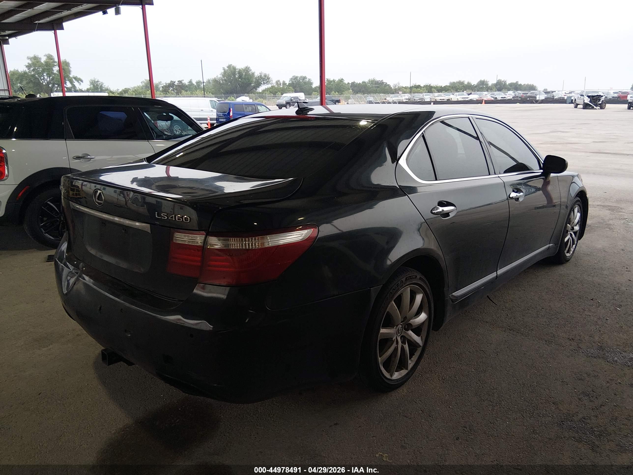 LEXUS LS image 4