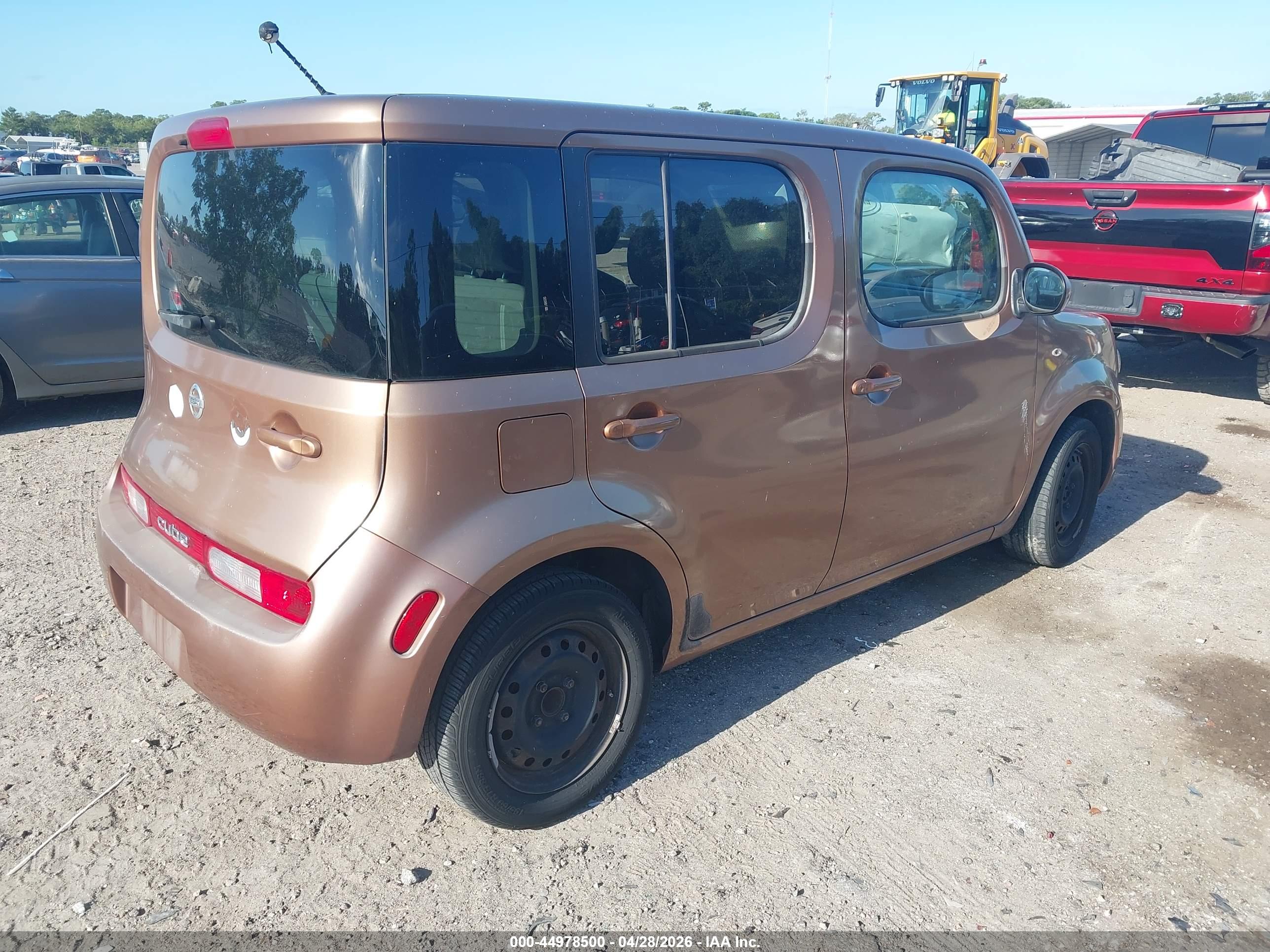 NISSAN CUBE image 4