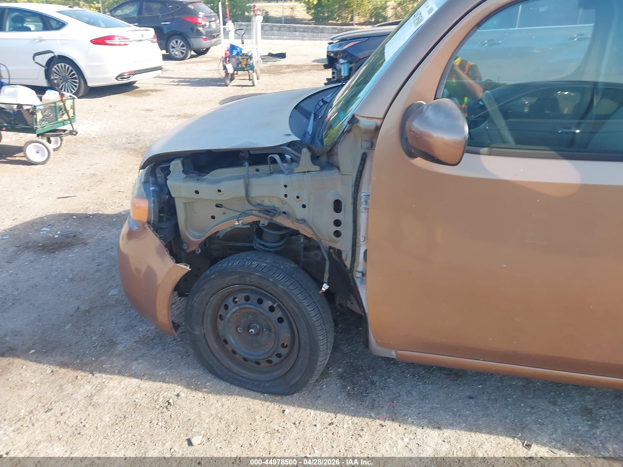 NISSAN CUBE image 6