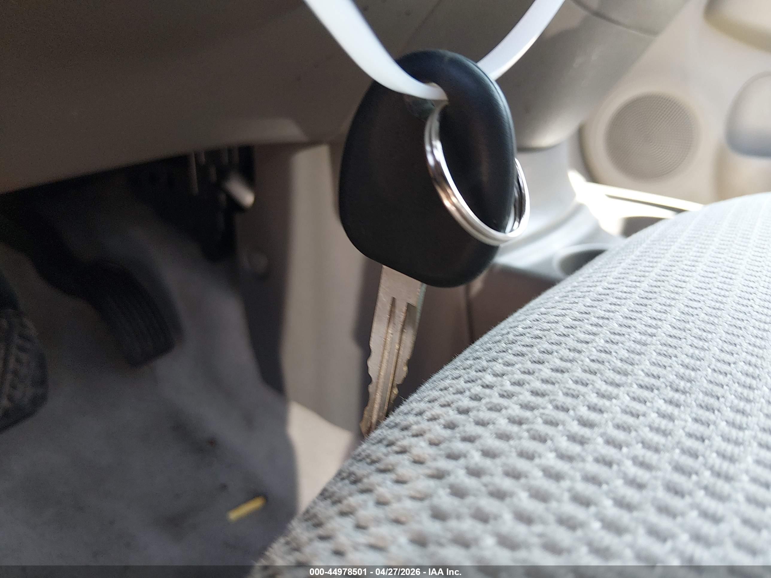 NISSAN VERSA image 11