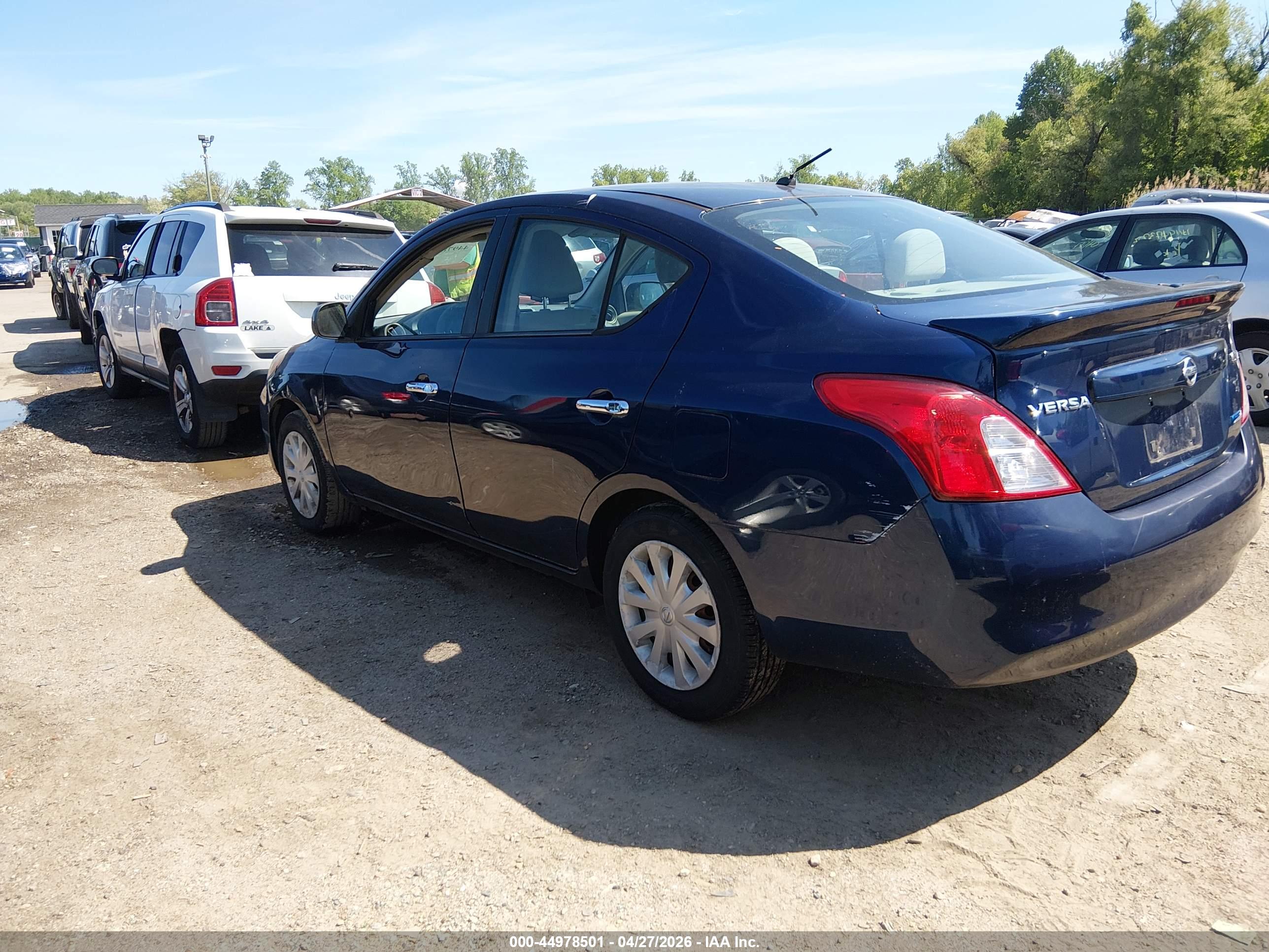 NISSAN VERSA image 3