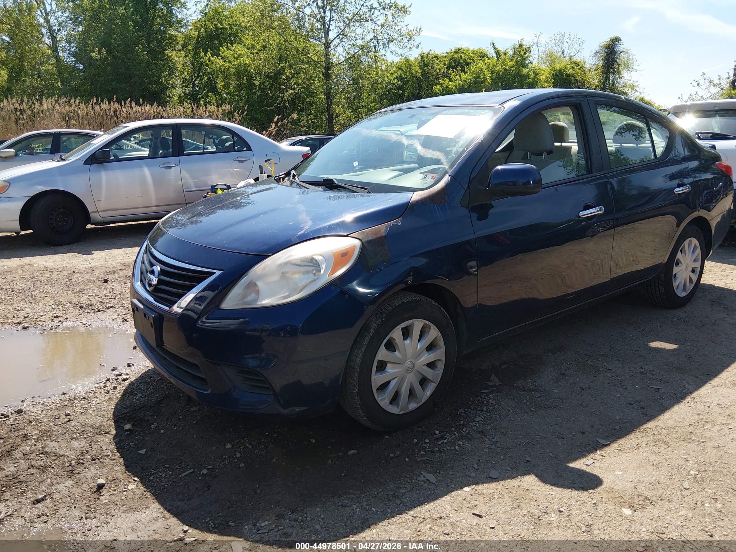 NISSAN VERSA image 6