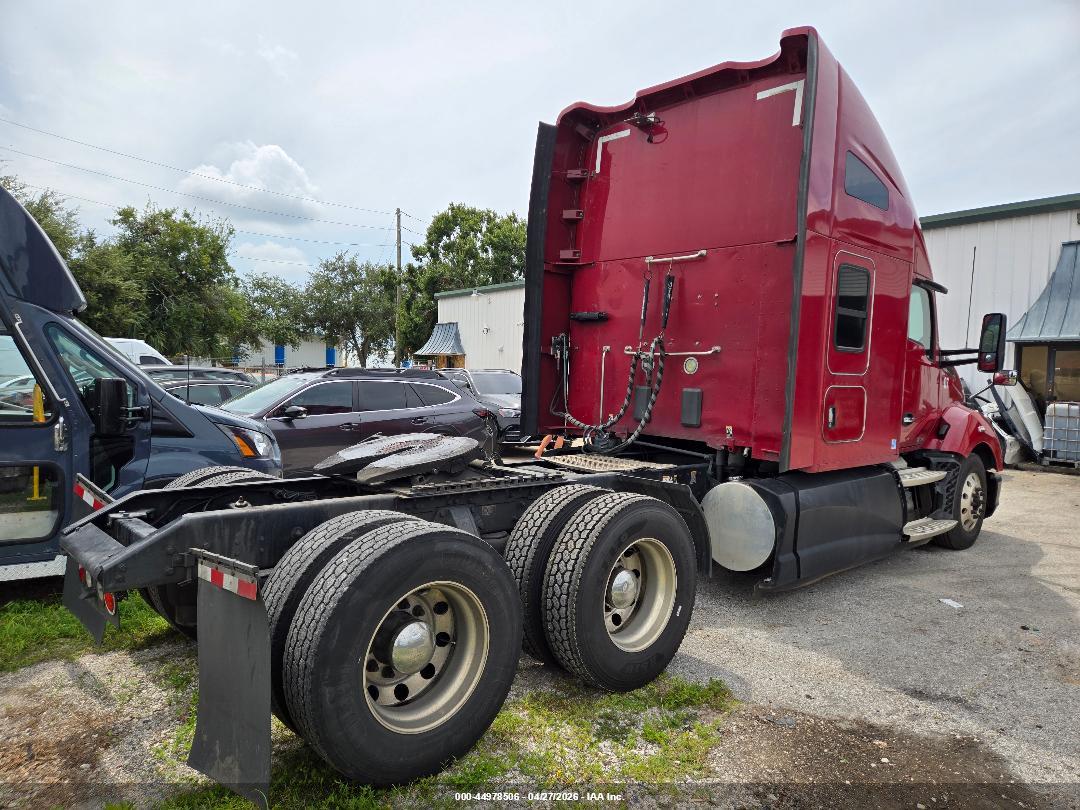 KENWORTH CONSTRUCTION image 4
