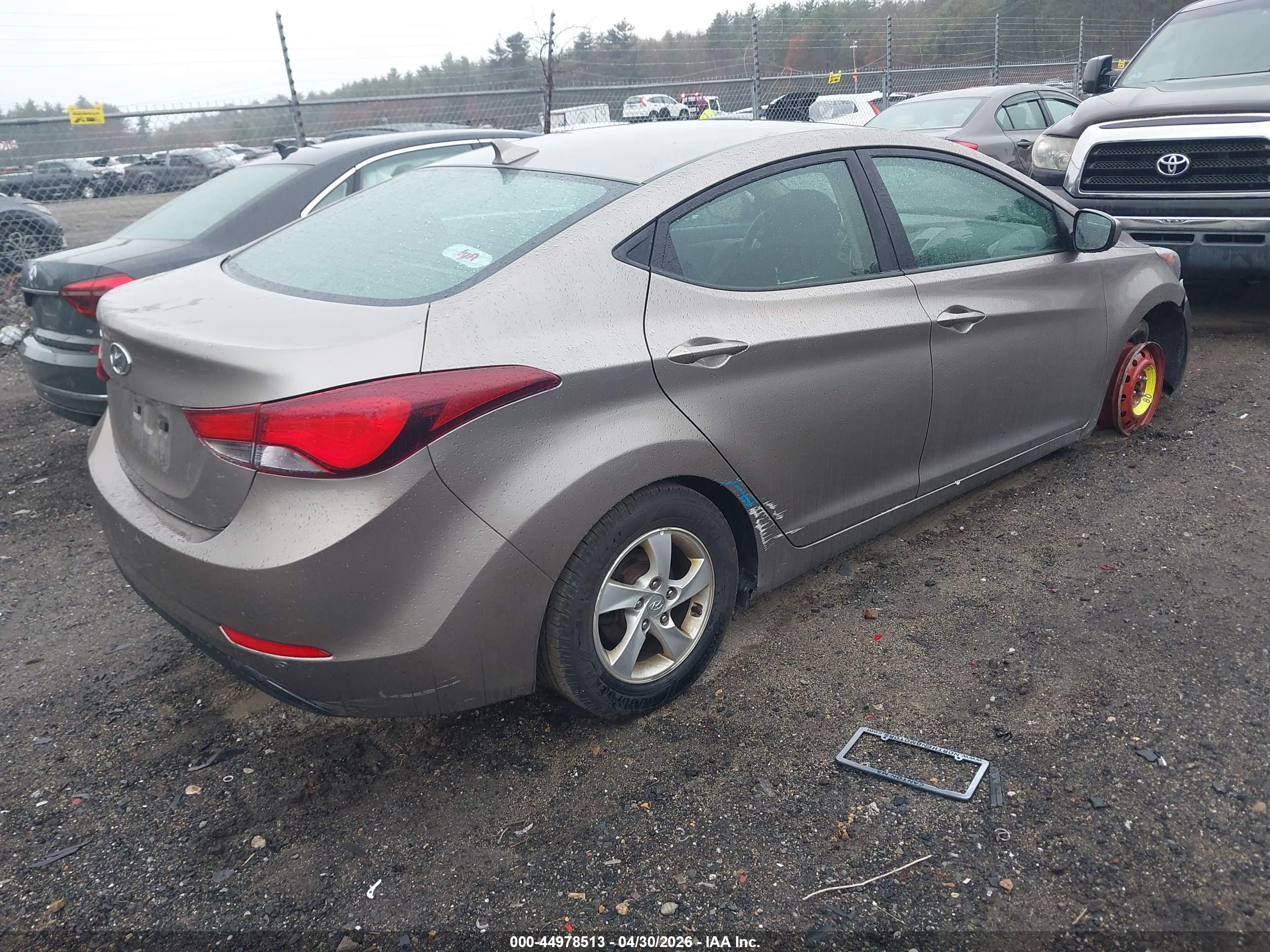 HYUNDAI ELANTRA image 4