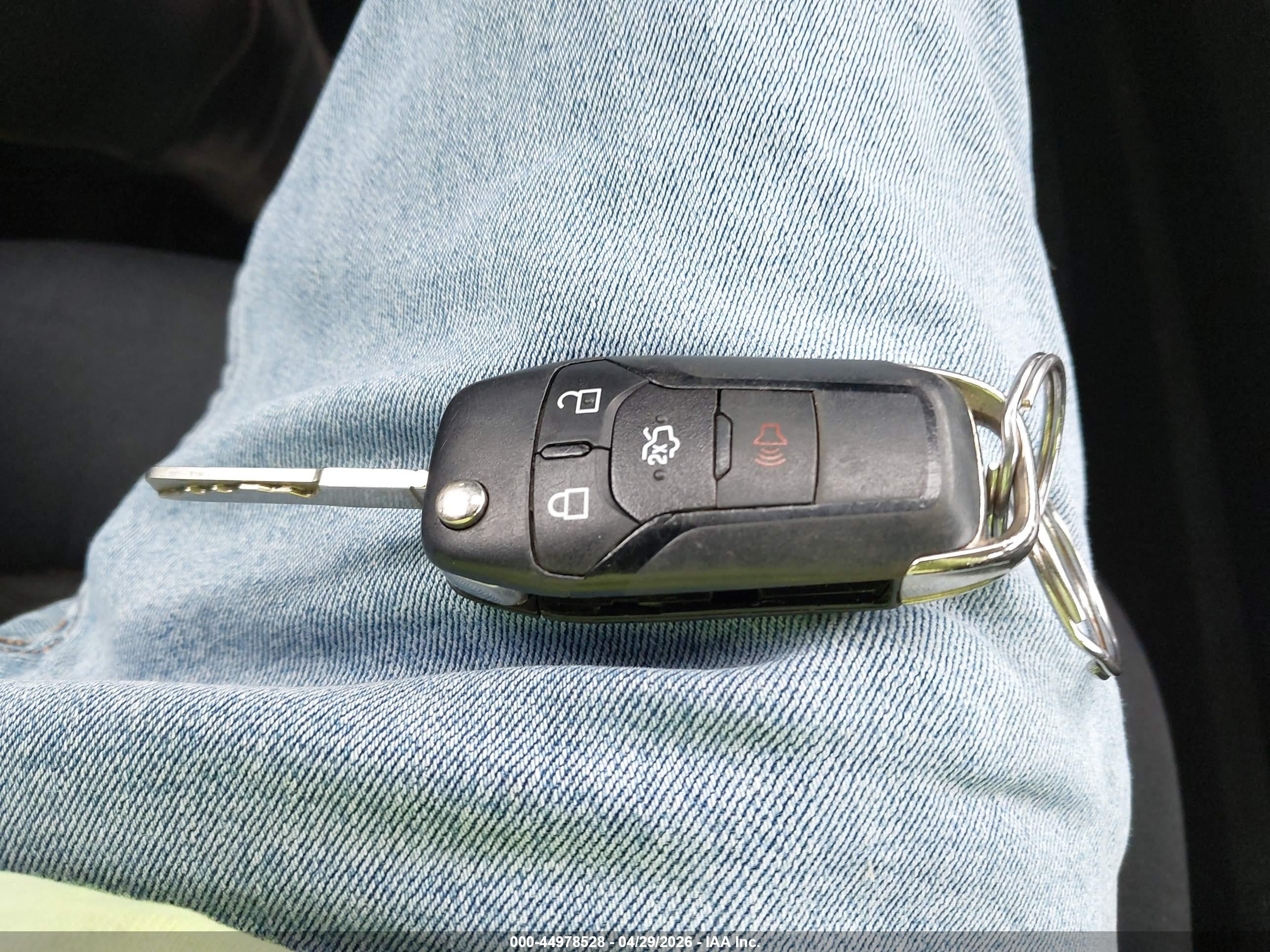 FORD FUSION image 11