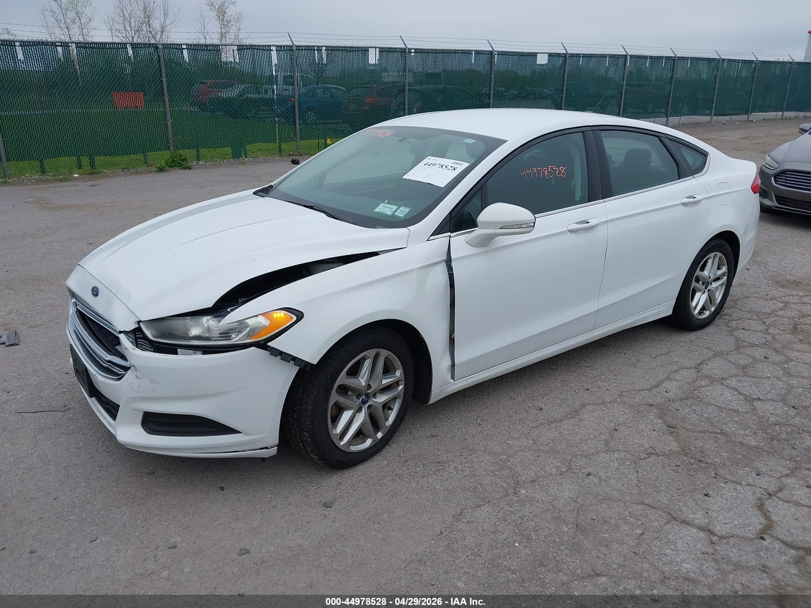 FORD FUSION image 2