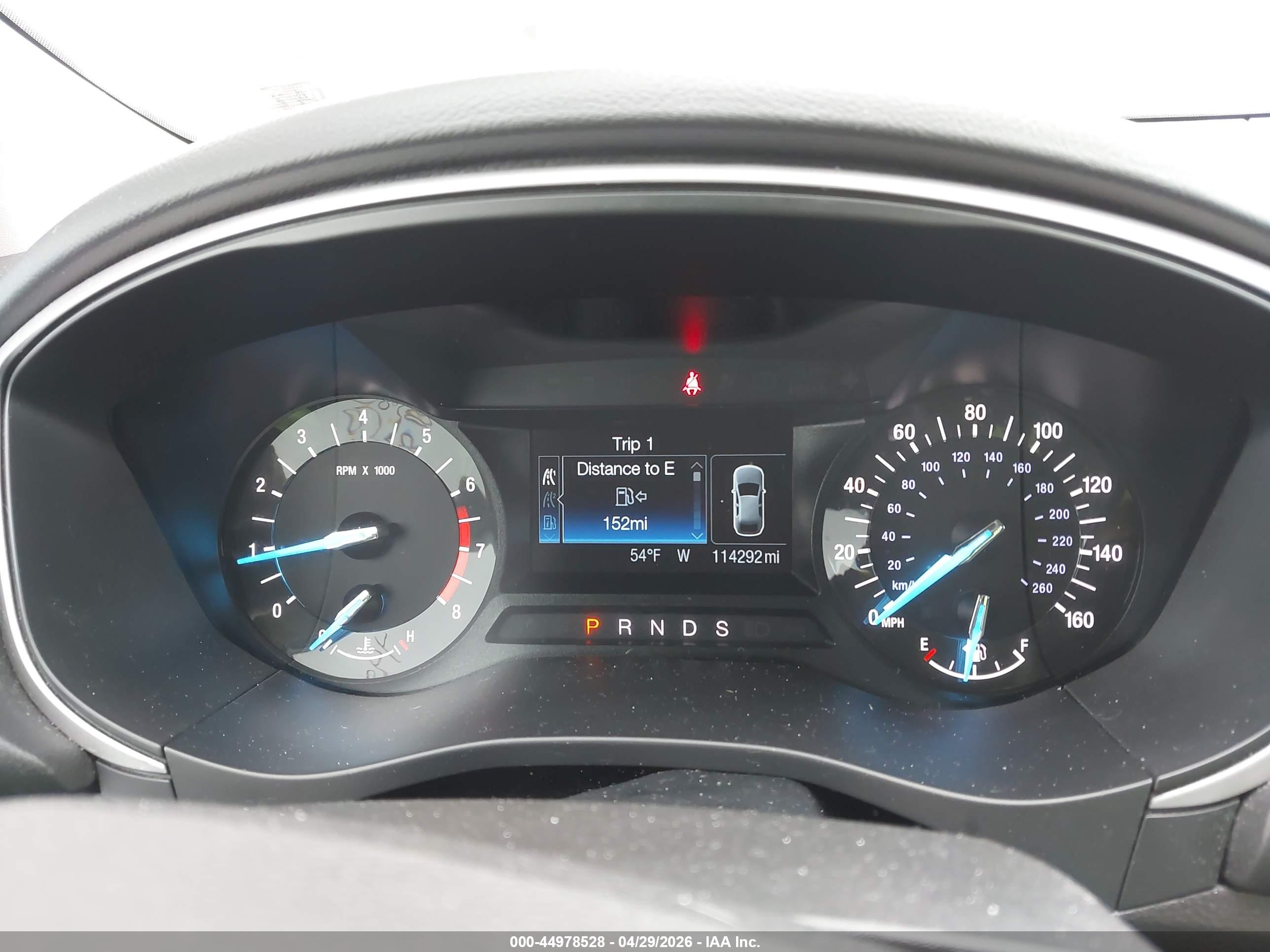 FORD FUSION image 7