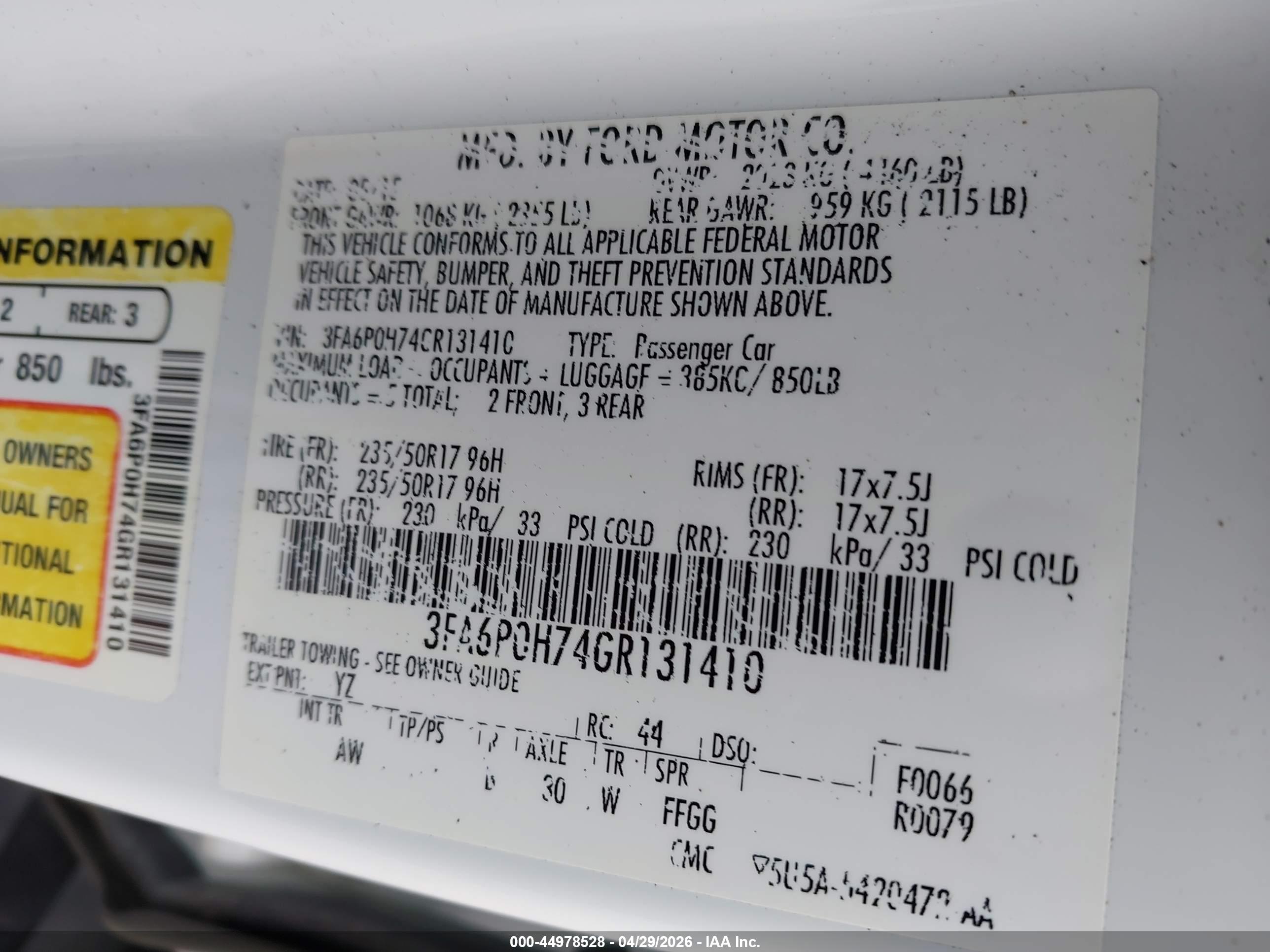 FORD FUSION image 9