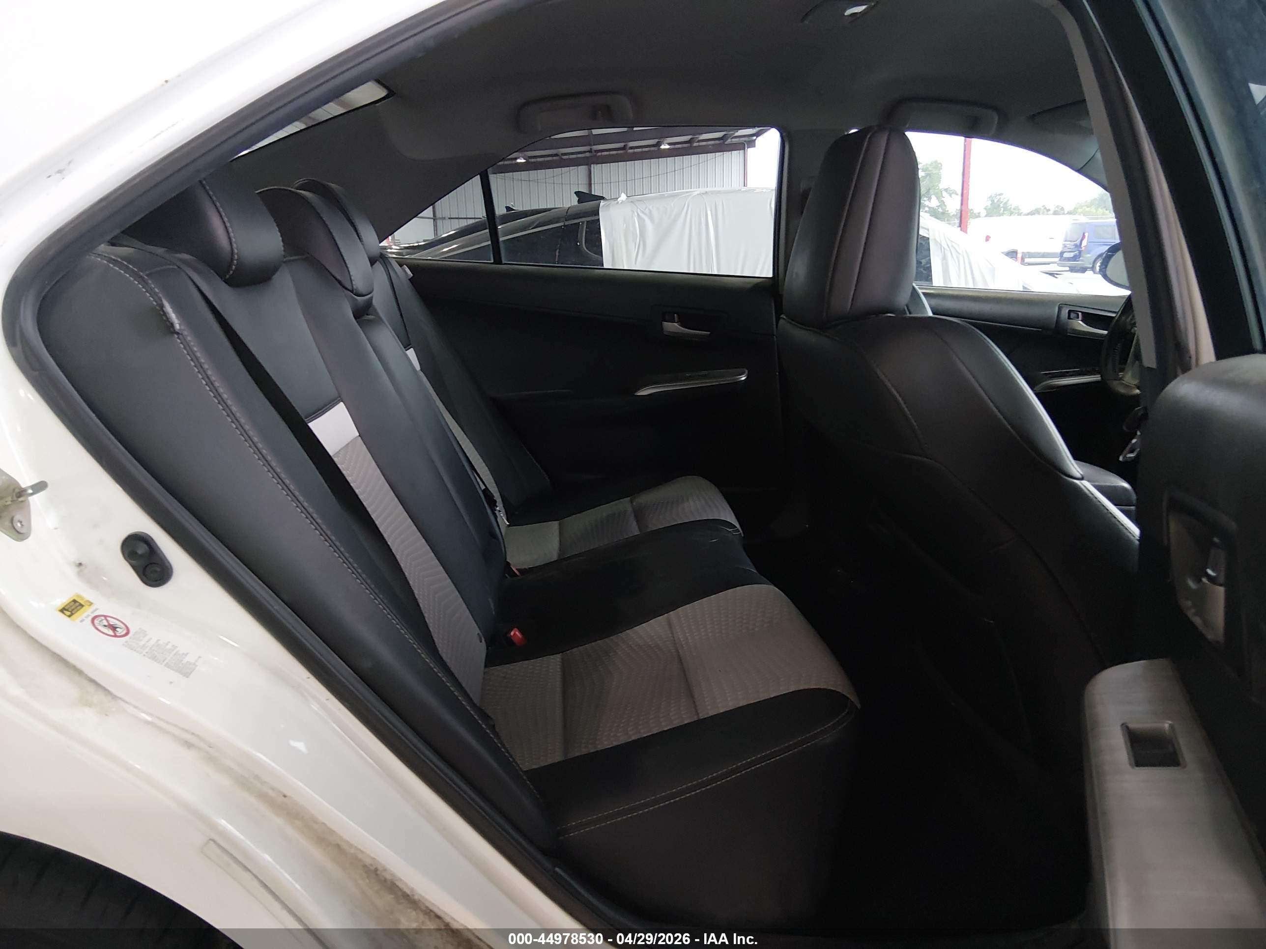 TOYOTA CAMRY image 8