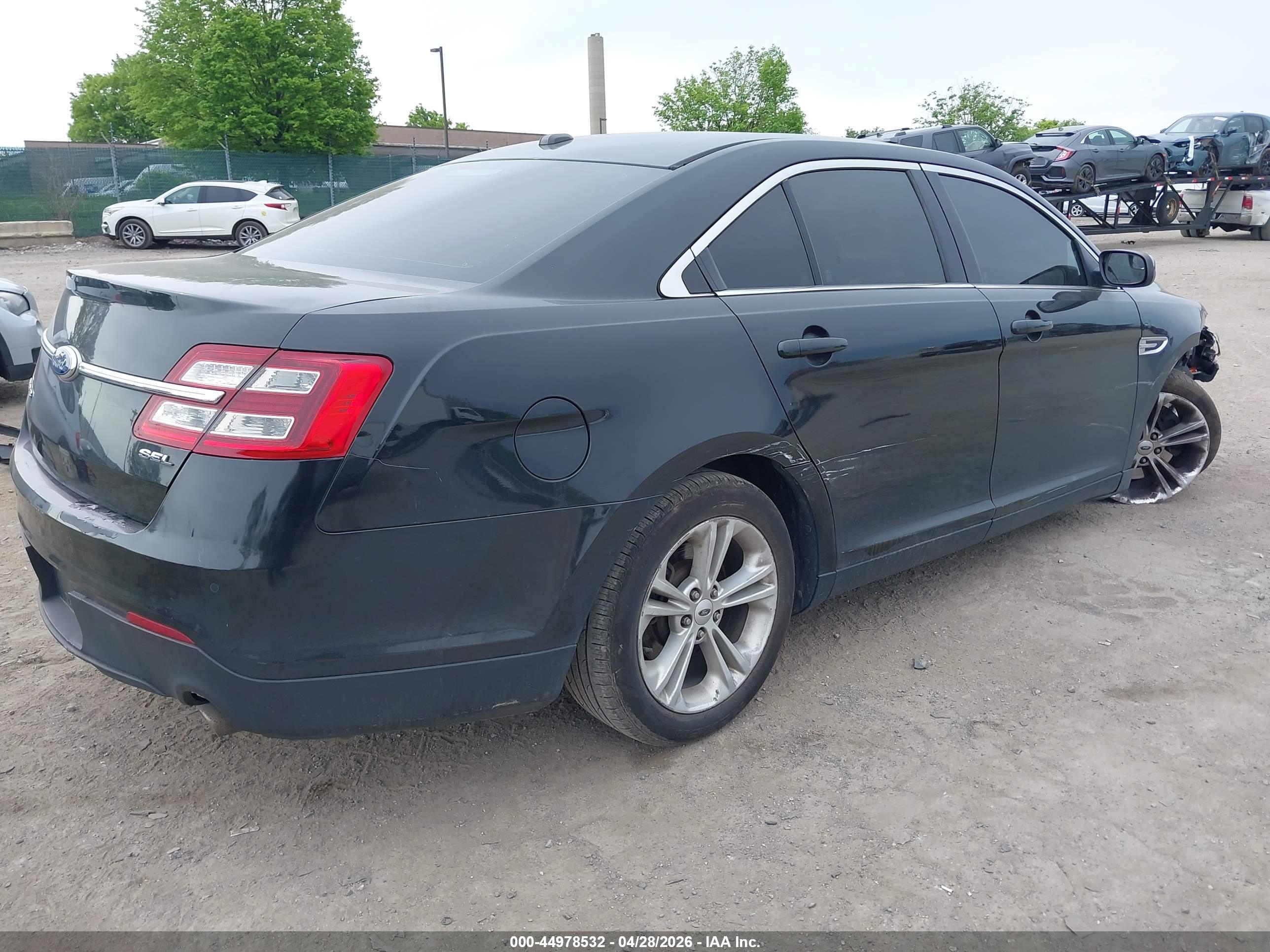 FORD TAURUS image 4