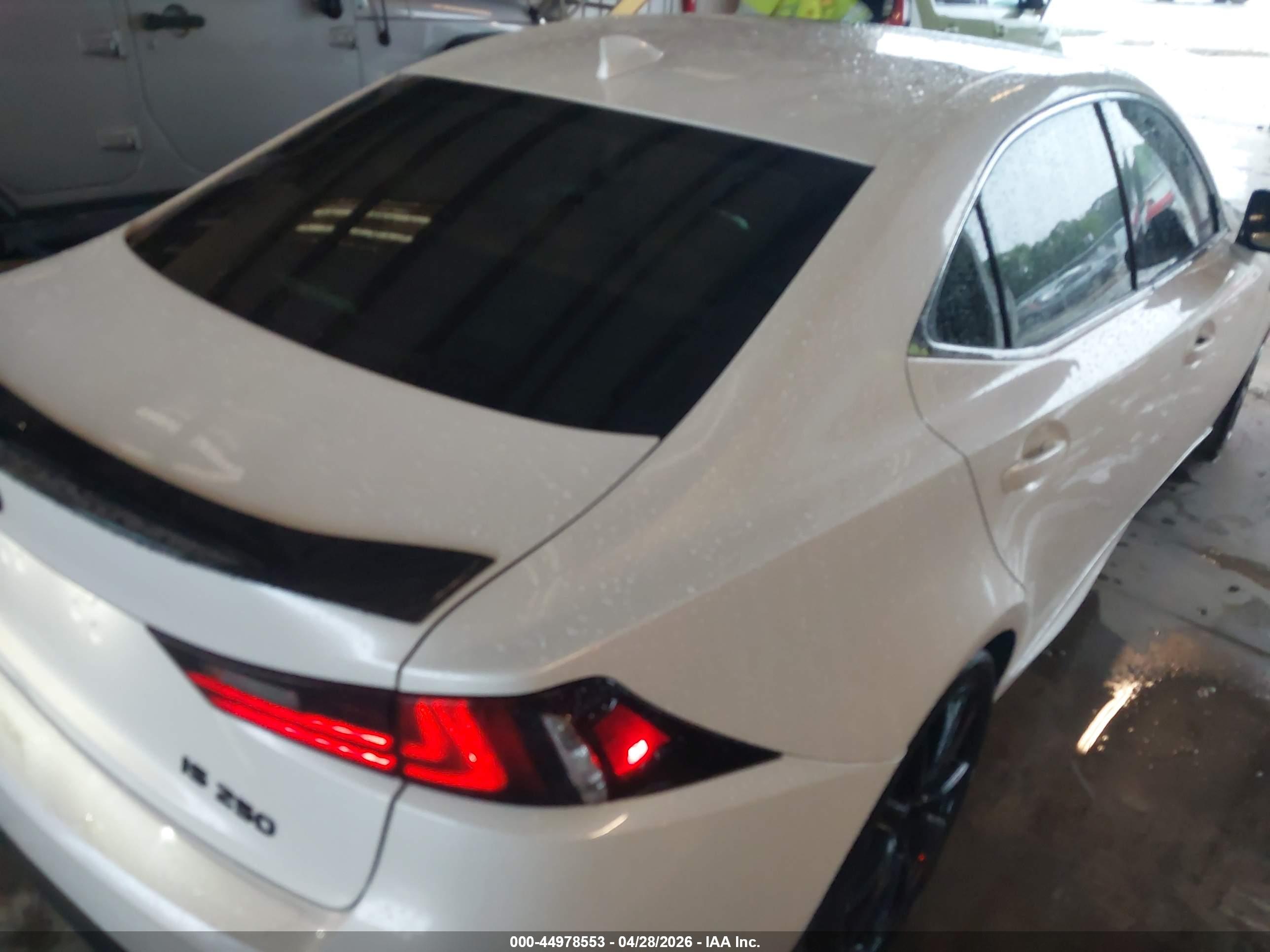 LEXUS IS image 6