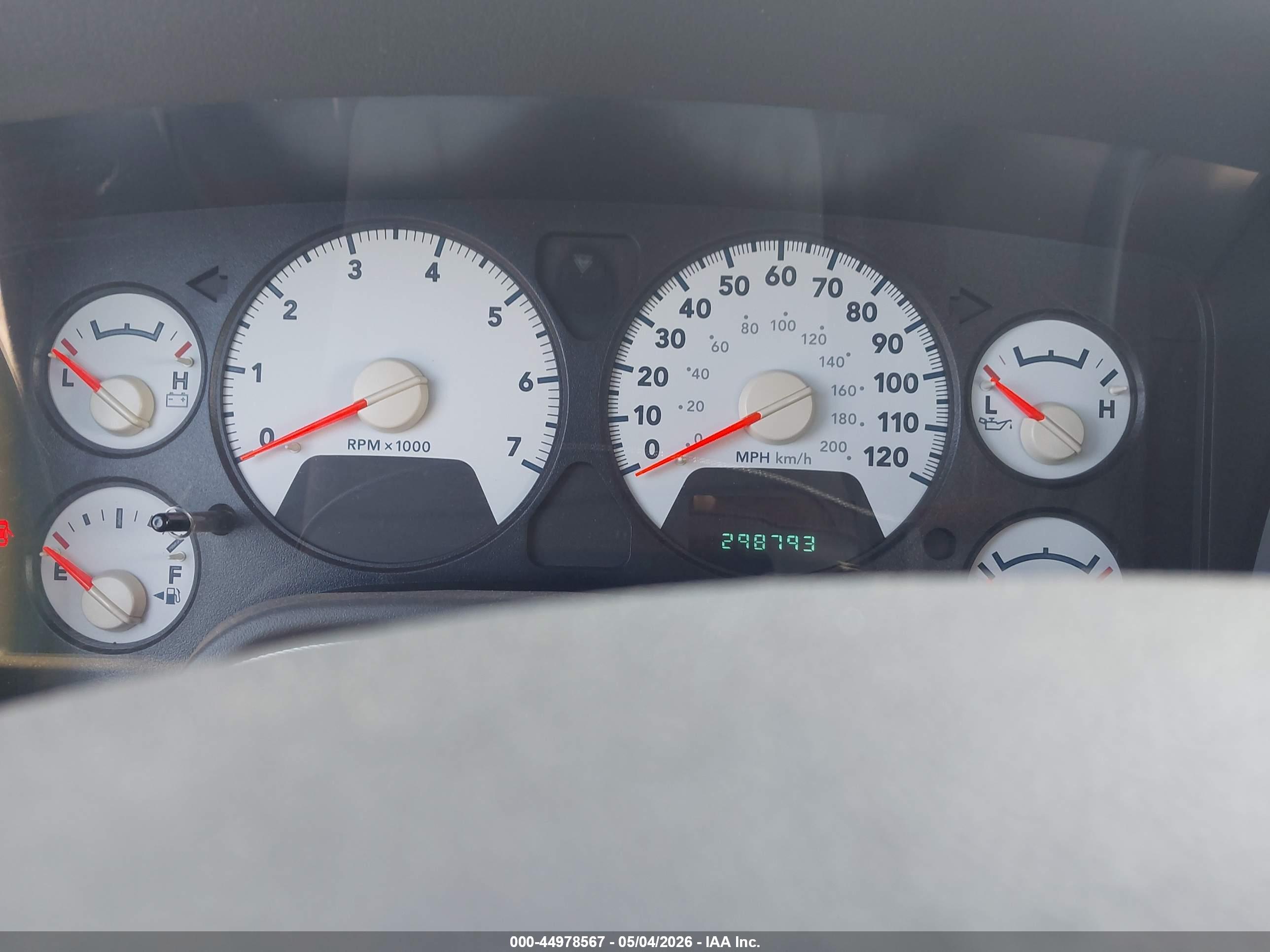 DODGE RAM image 7