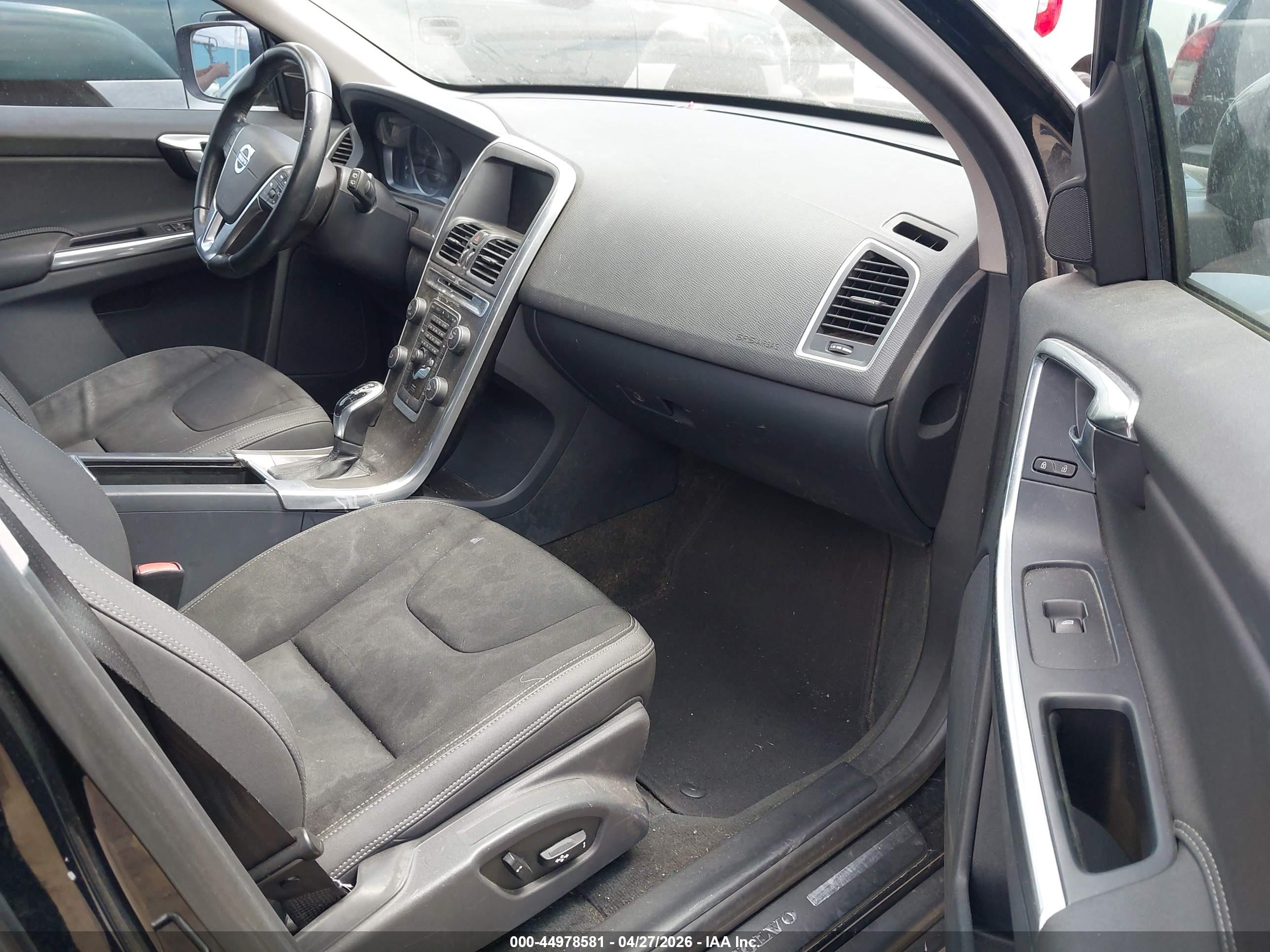 VOLVO XC60 image 5