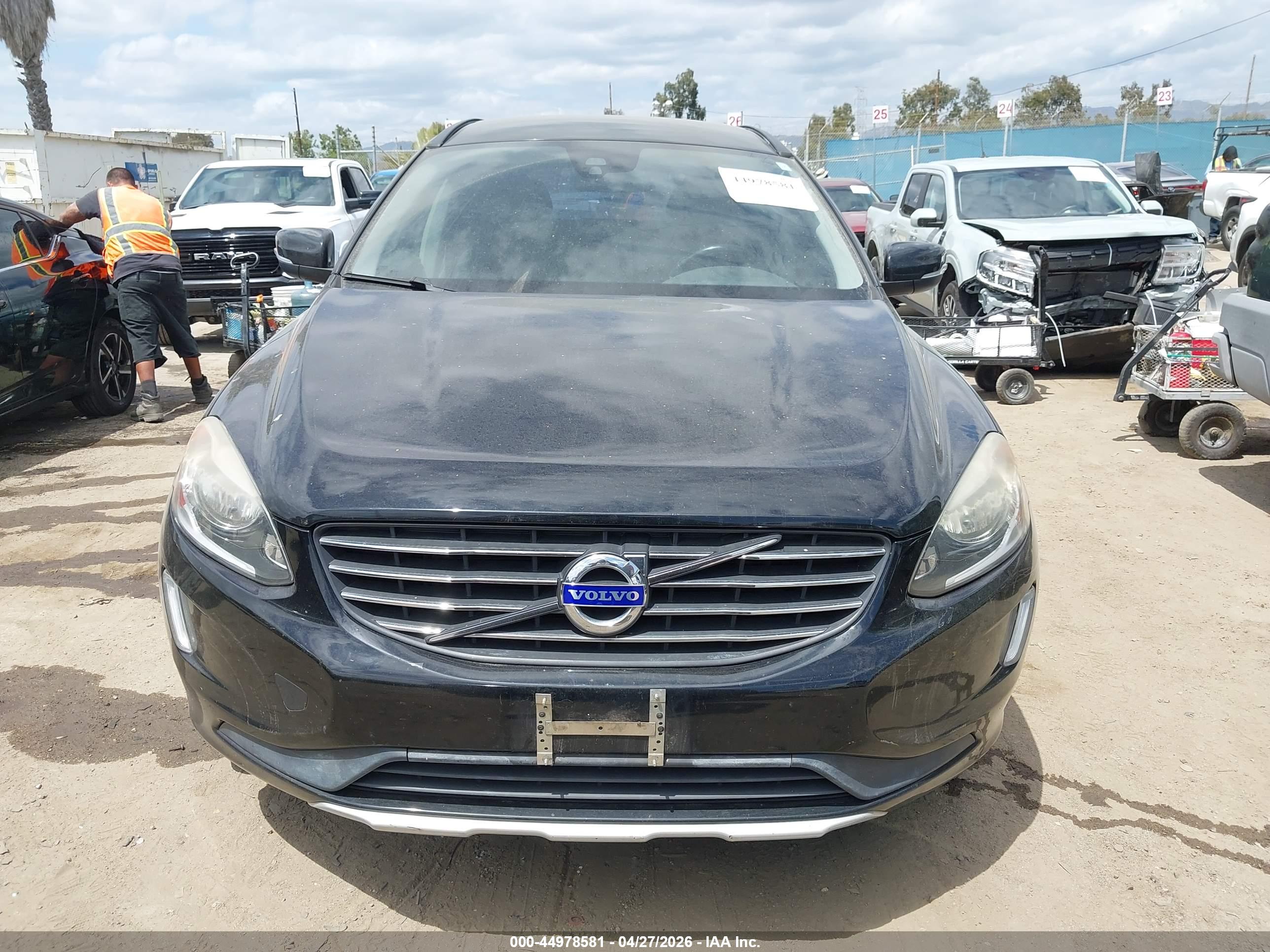 VOLVO XC60 image 6