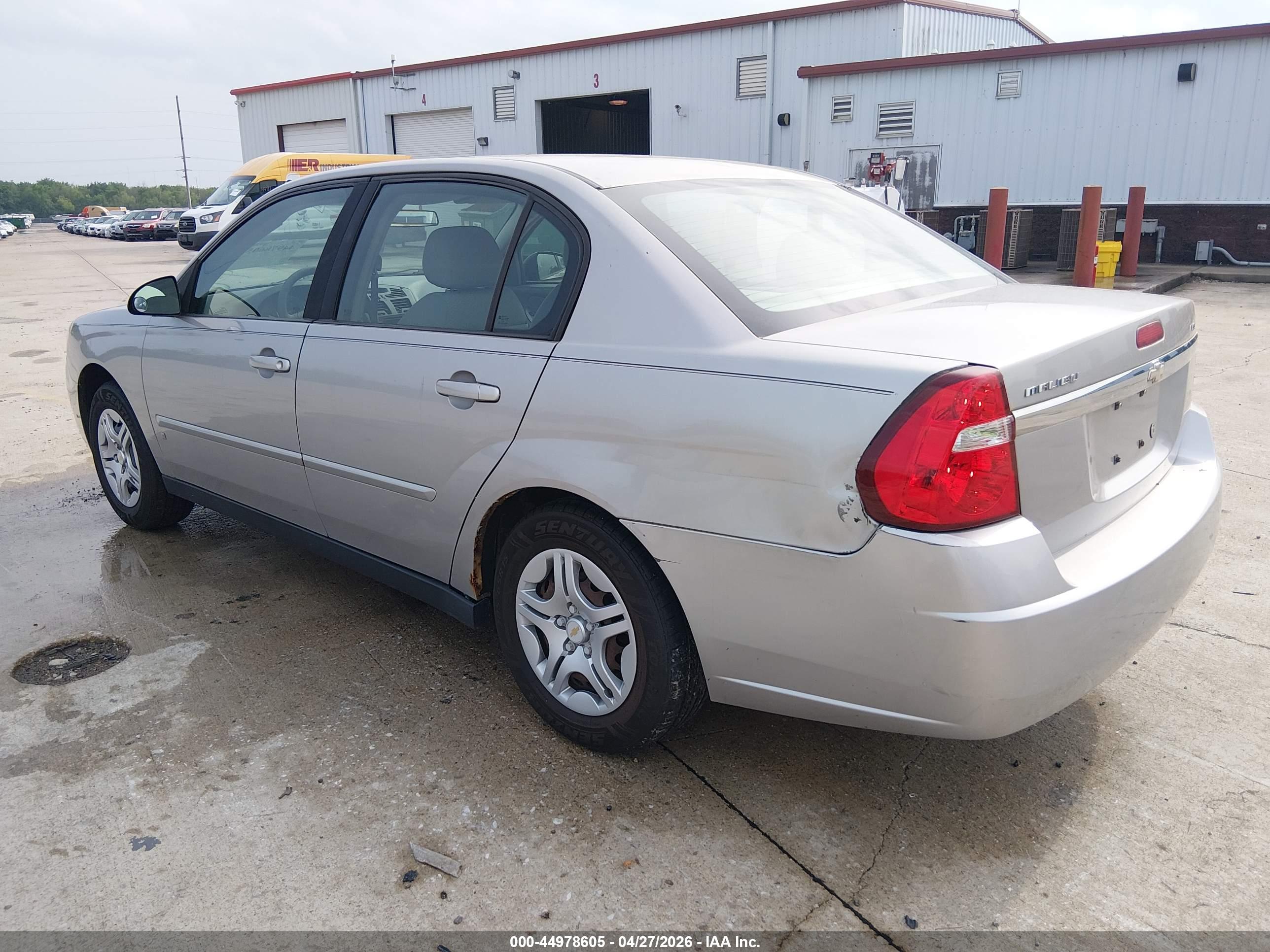 CHEVROLET MALIBU image 3