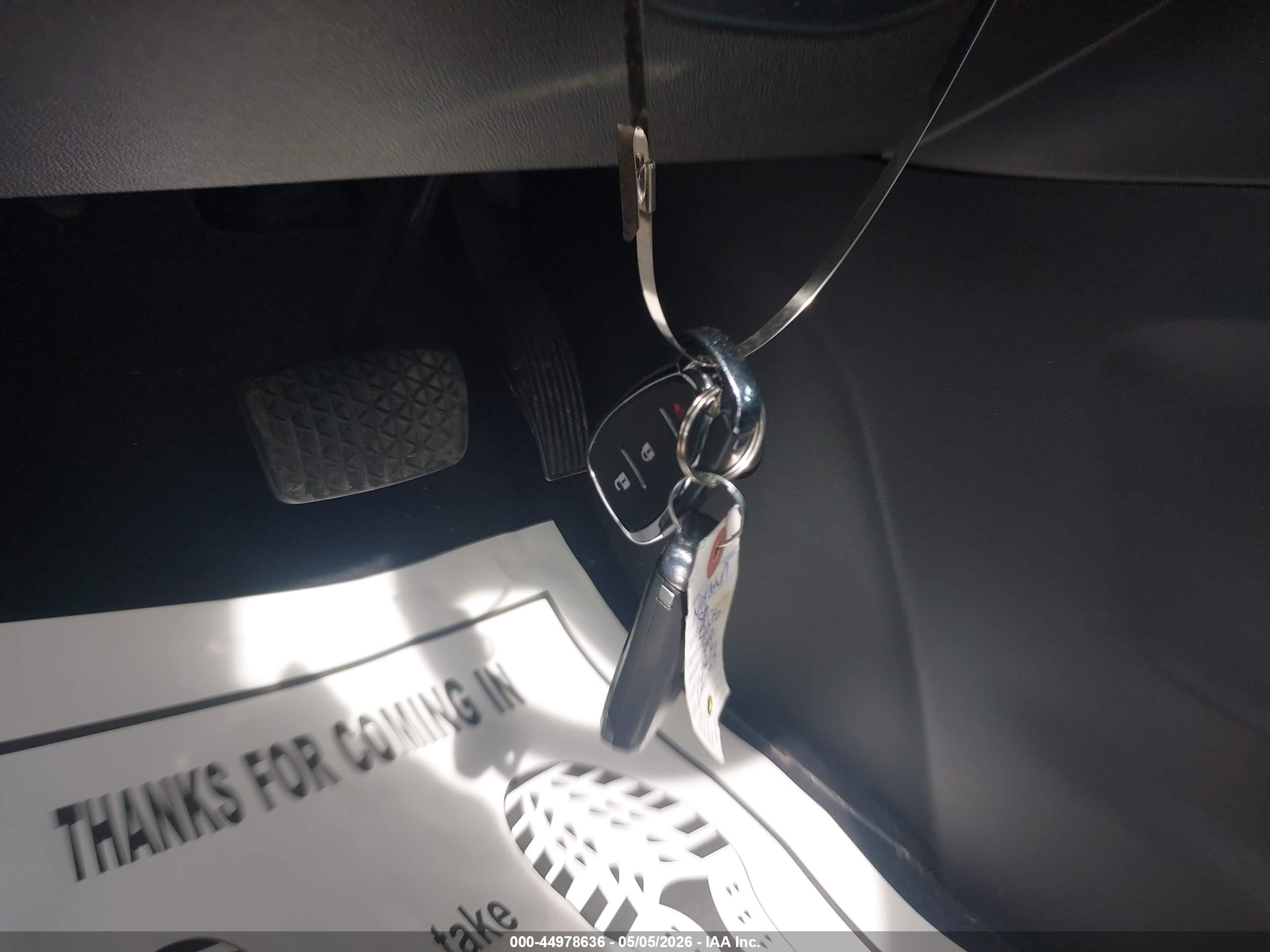 CHEVROLET EQUINOX image 11