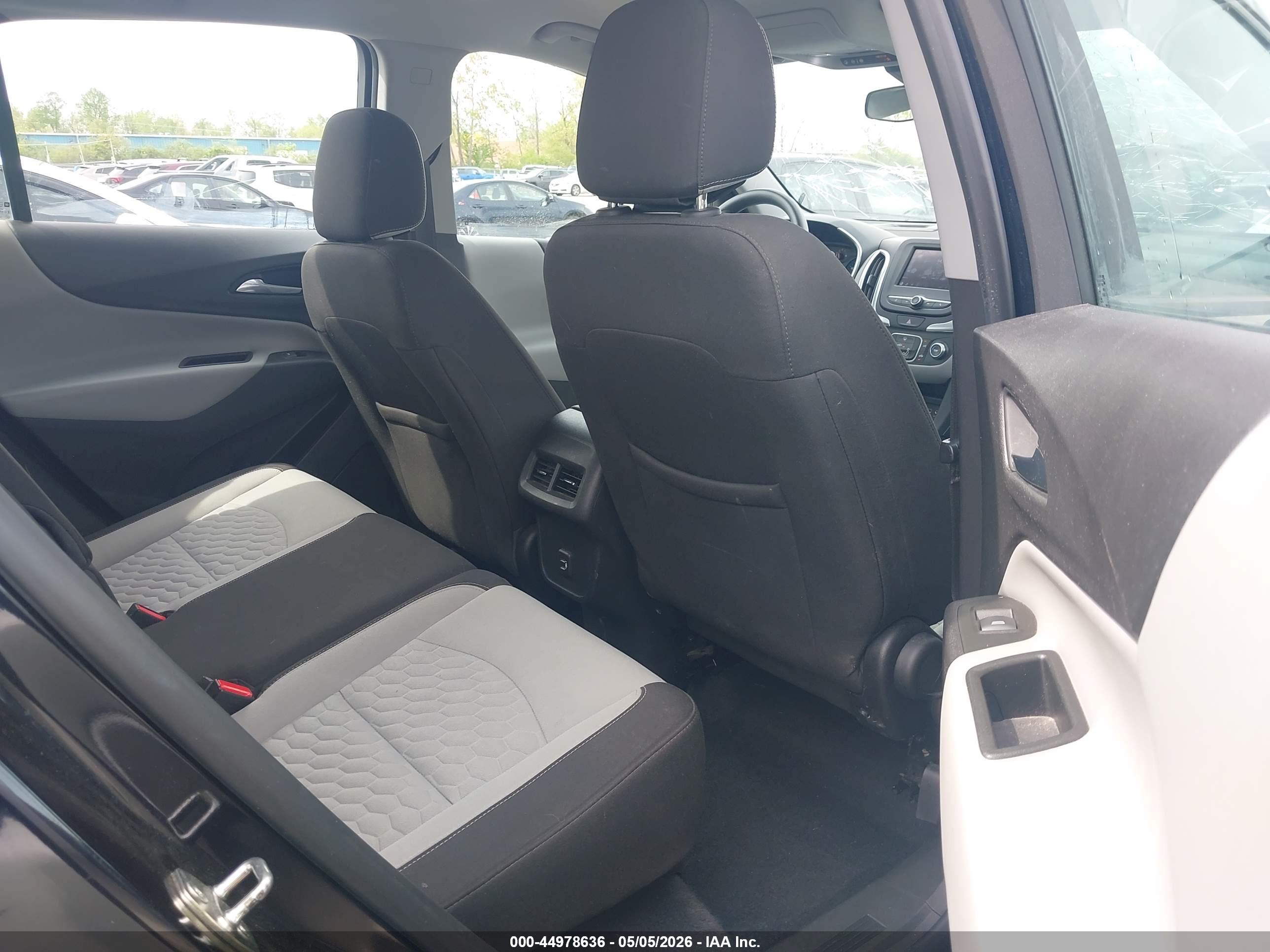 CHEVROLET EQUINOX image 8