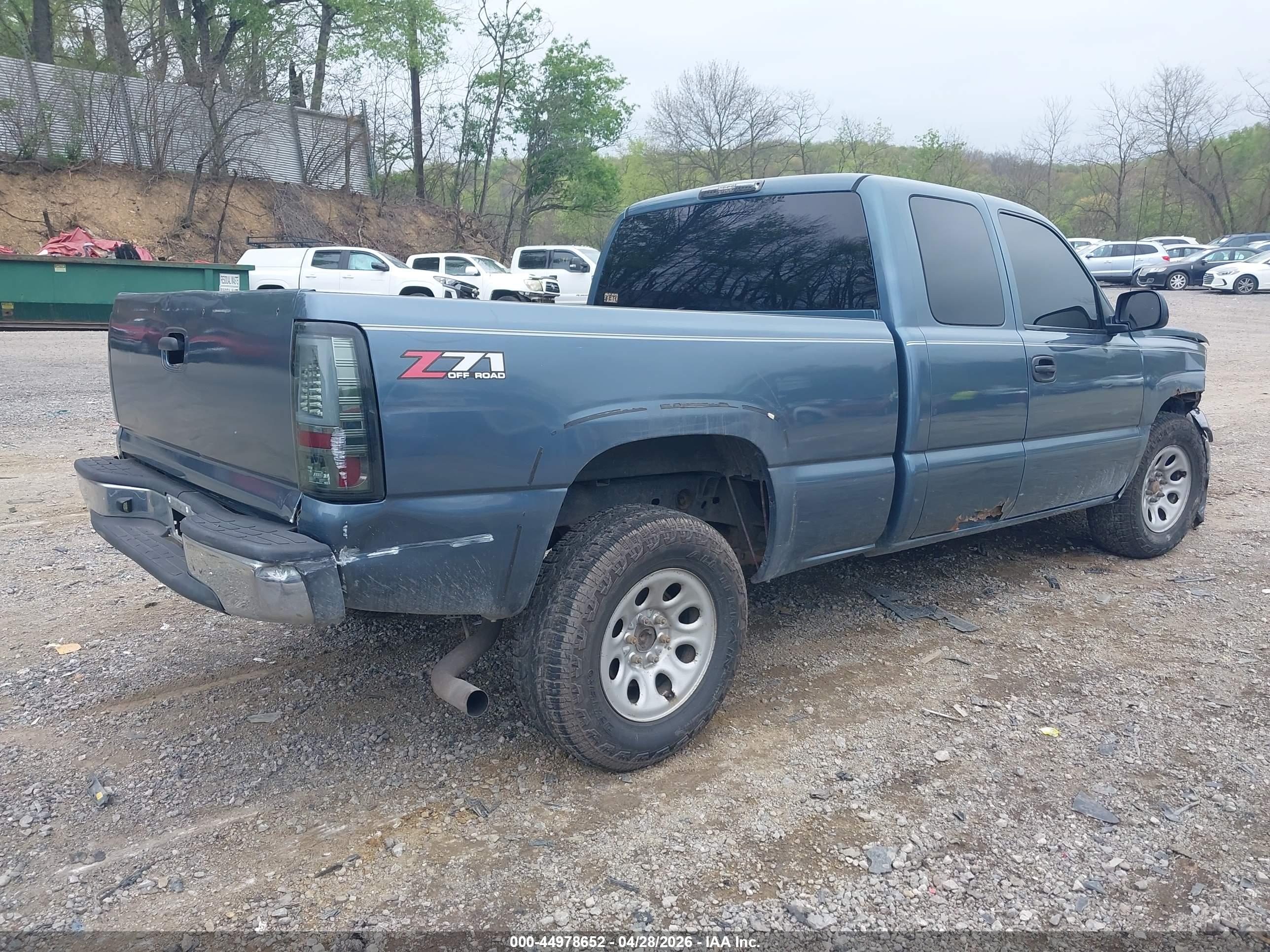 CHEVROLET SILVERADO image 4