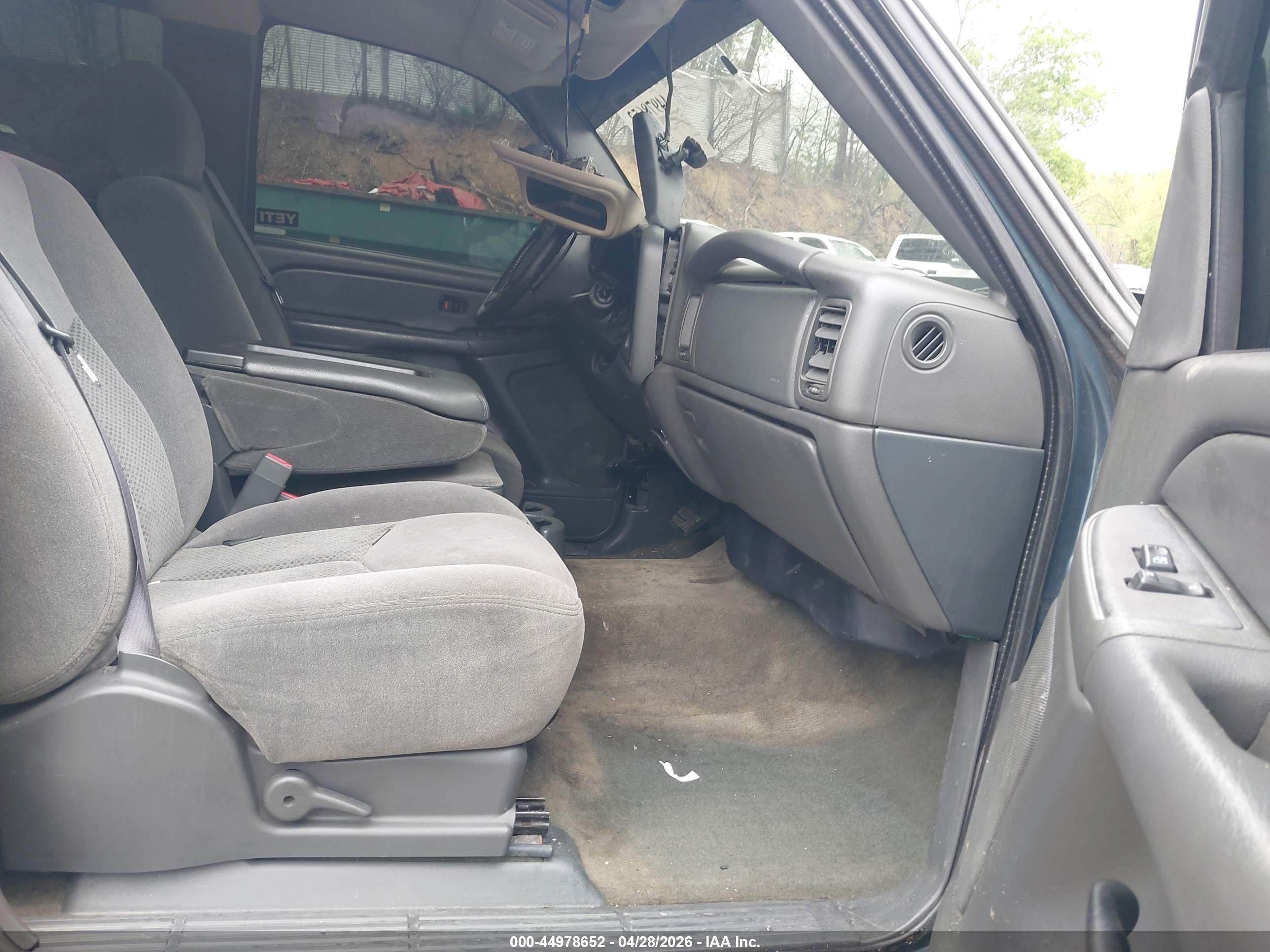 CHEVROLET SILVERADO image 5