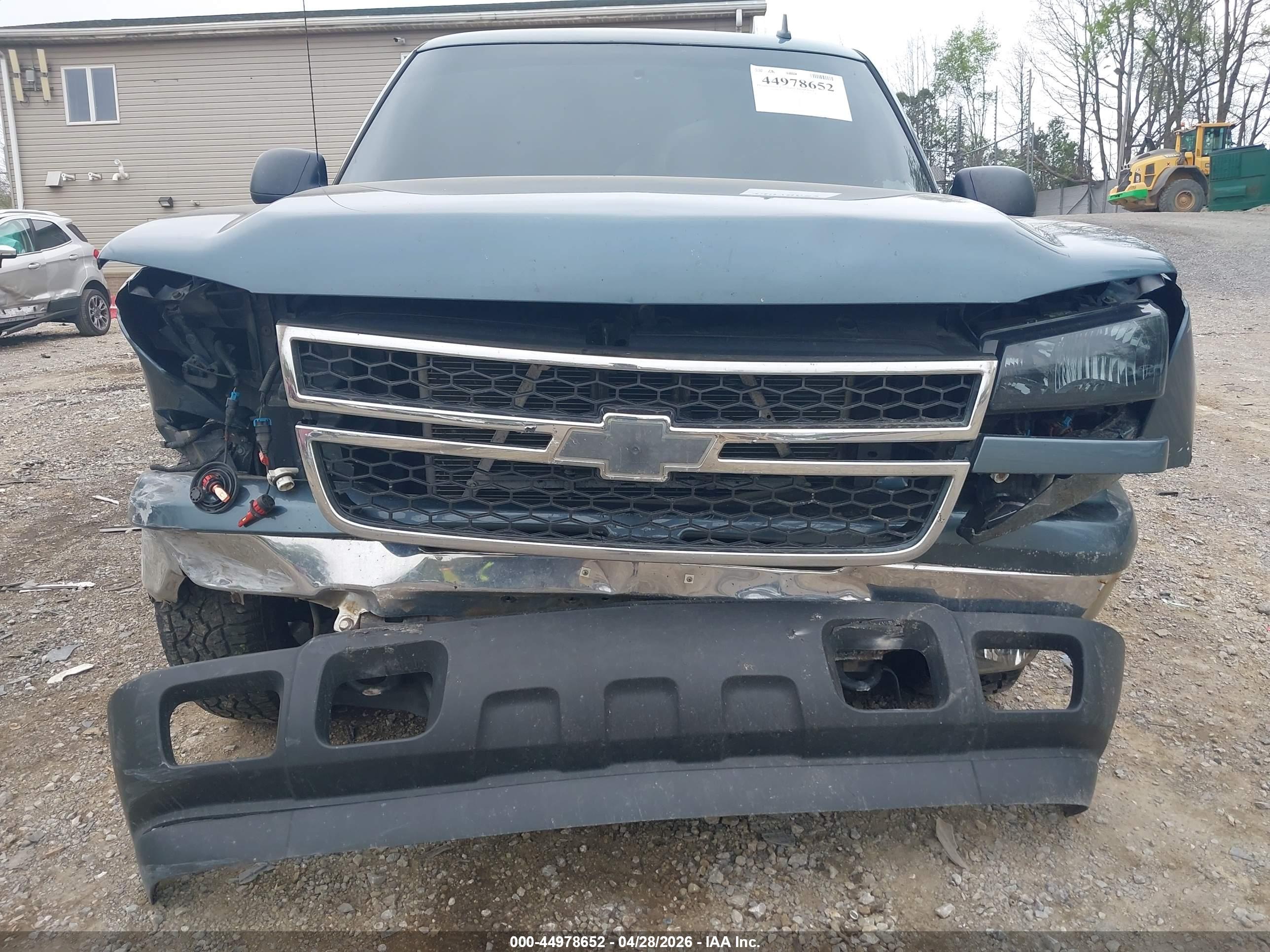 CHEVROLET SILVERADO image 6