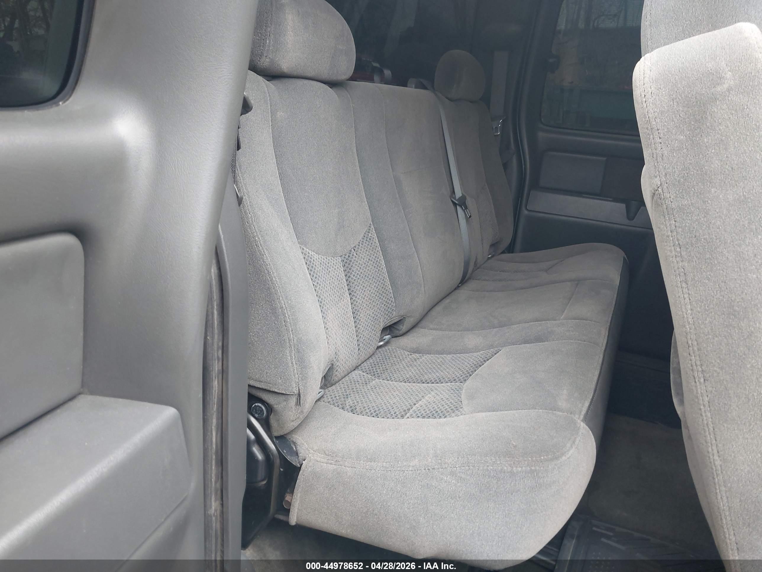 CHEVROLET SILVERADO image 8