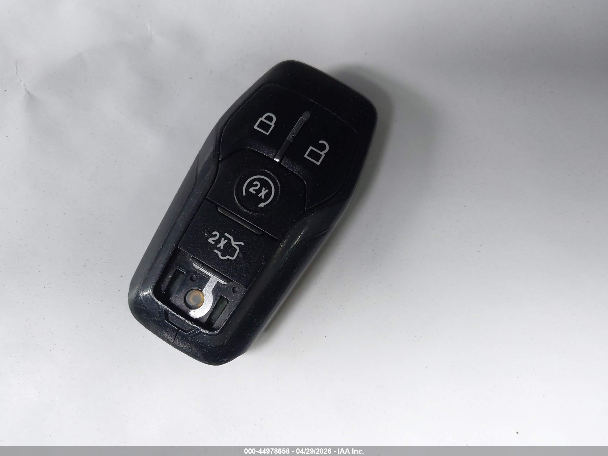 FORD FUSION image 11
