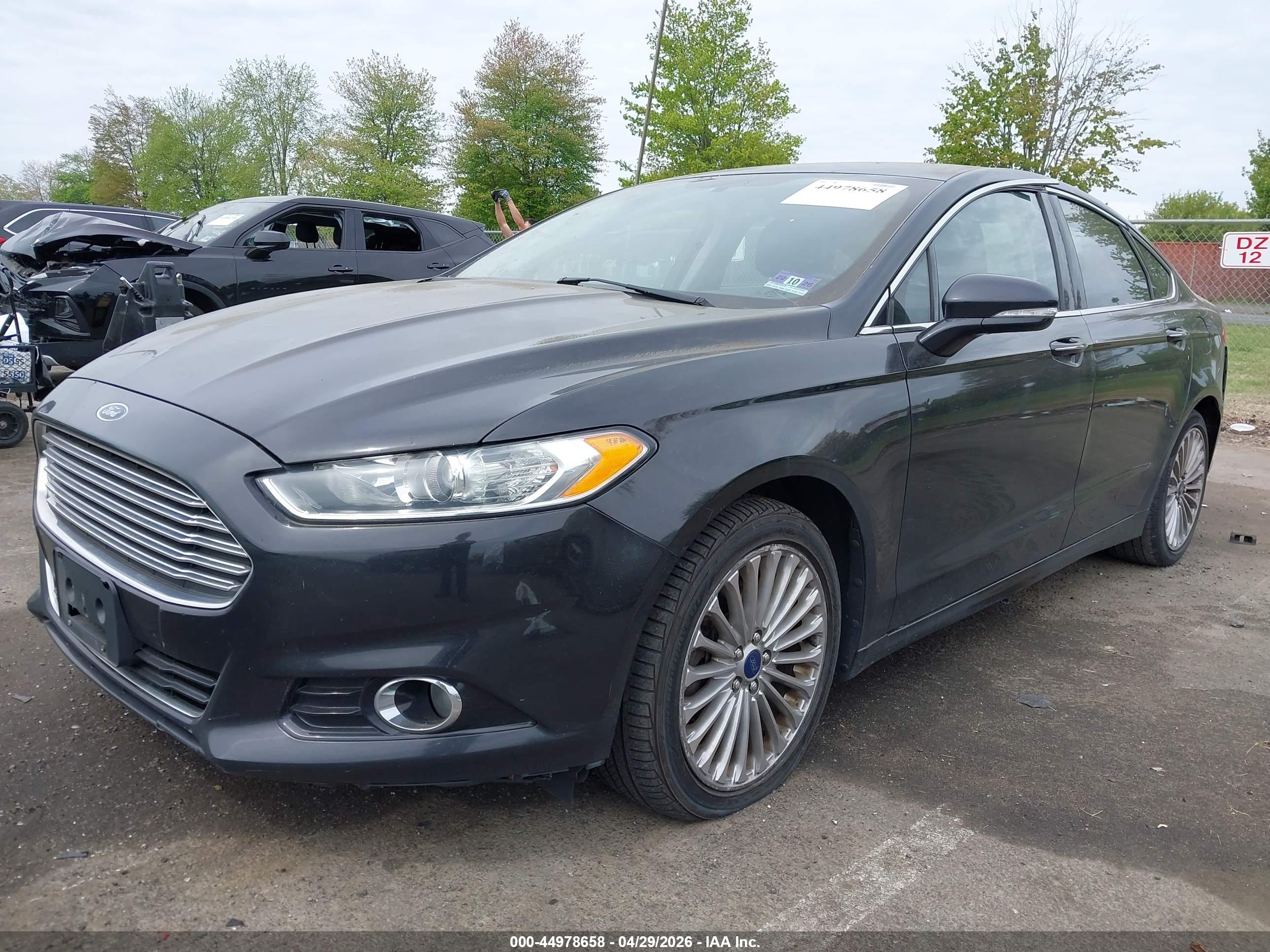 FORD FUSION image 2