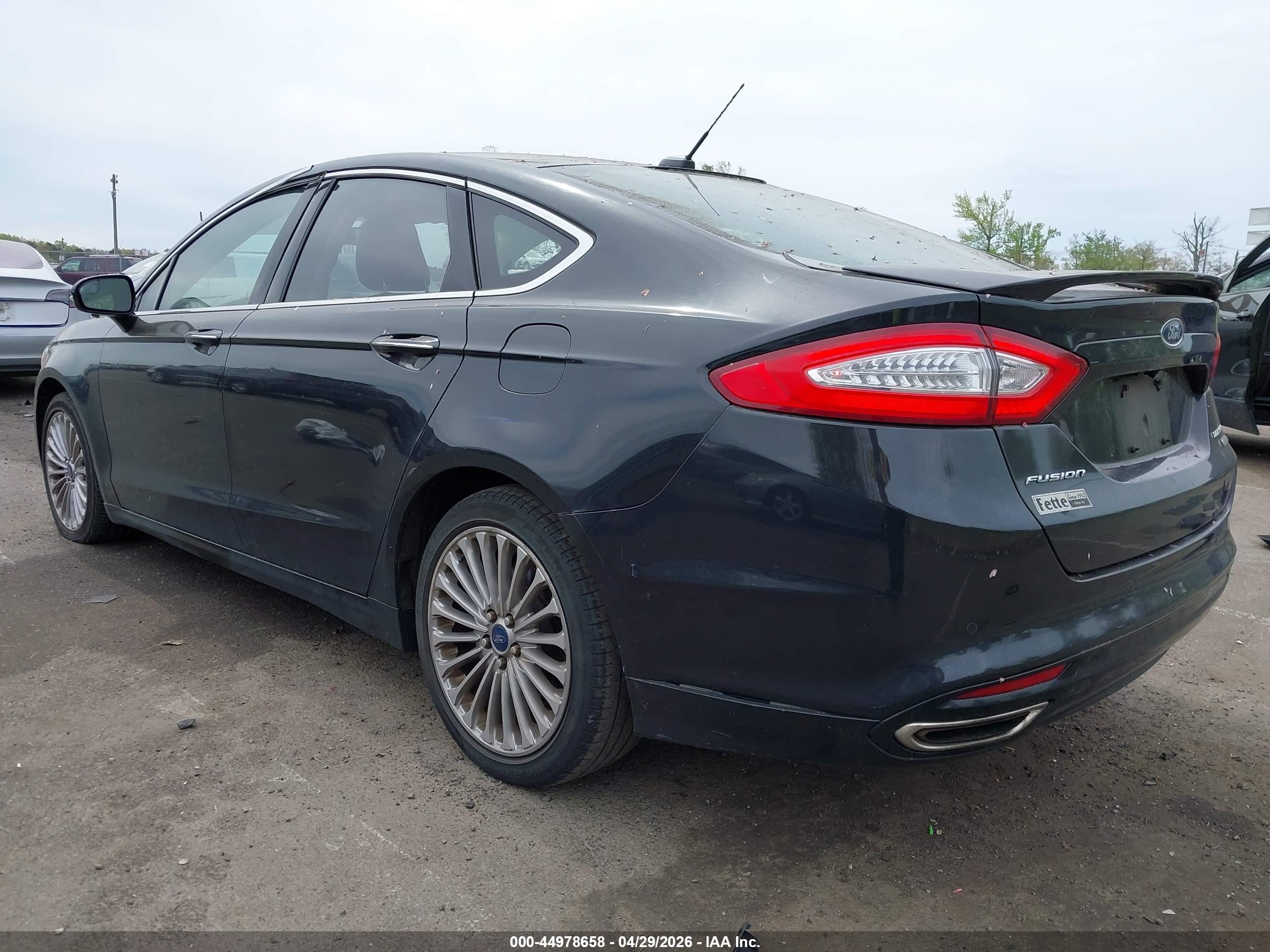 FORD FUSION image 3
