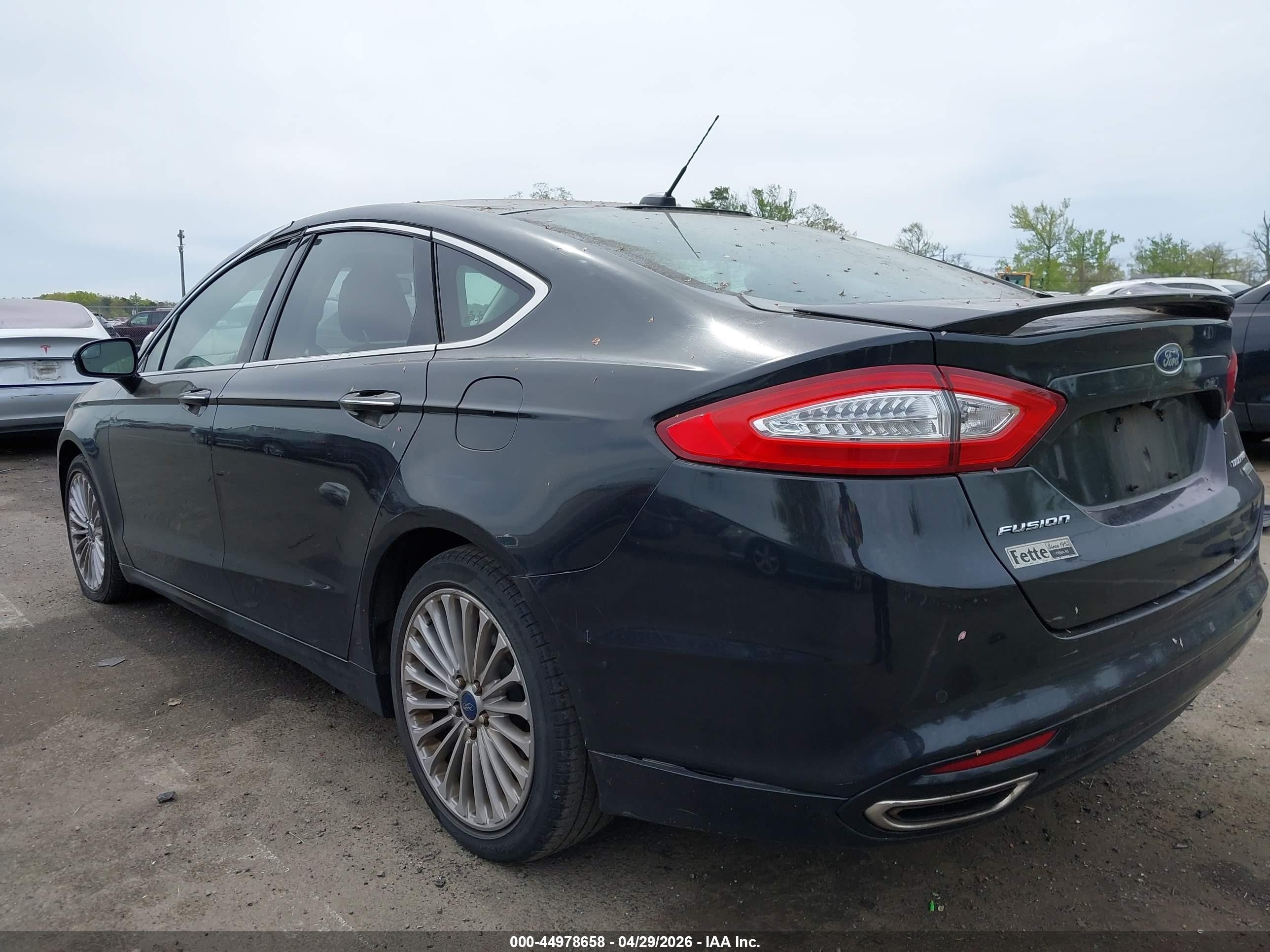 FORD FUSION image 6