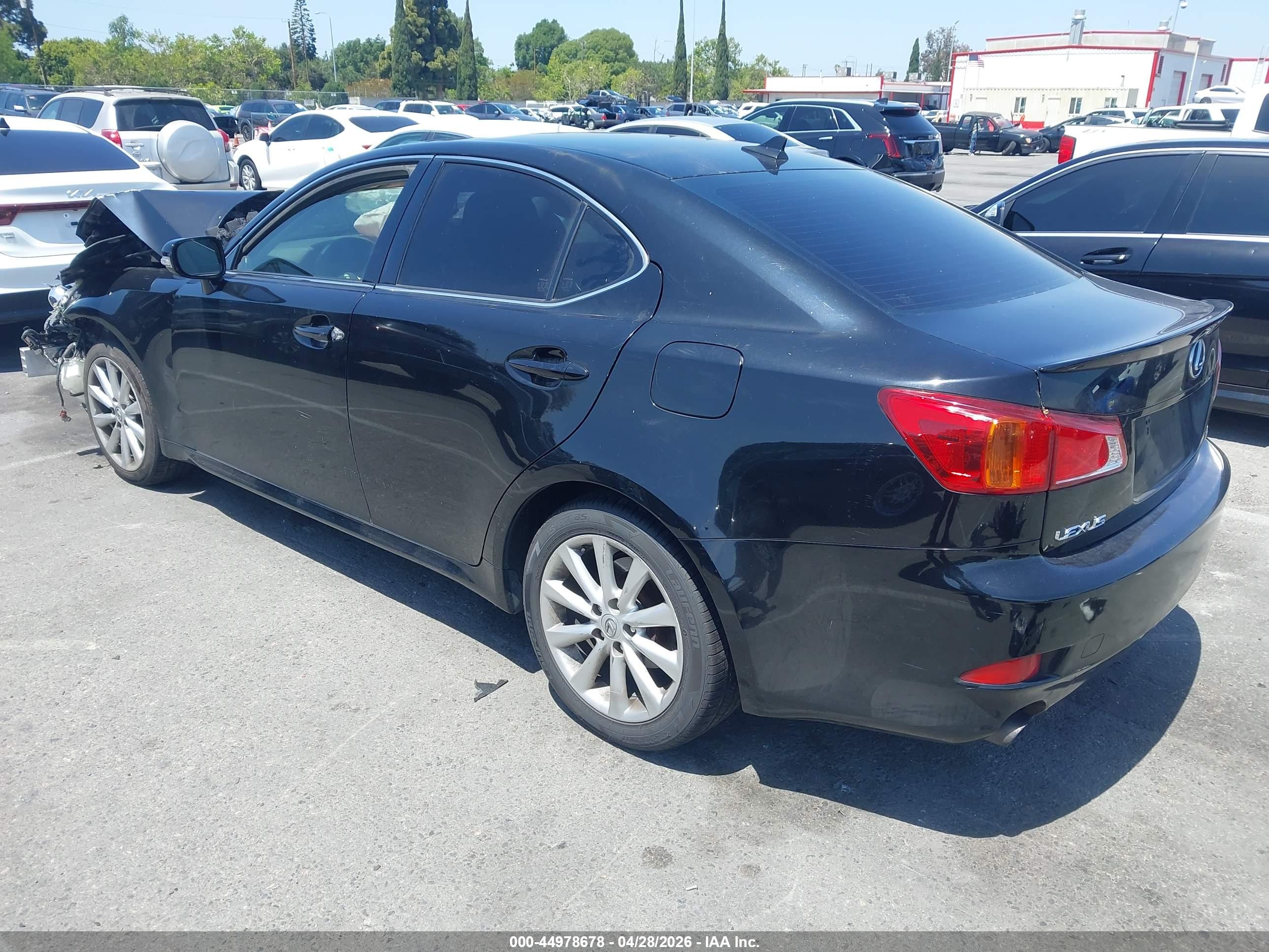 LEXUS IS image 3