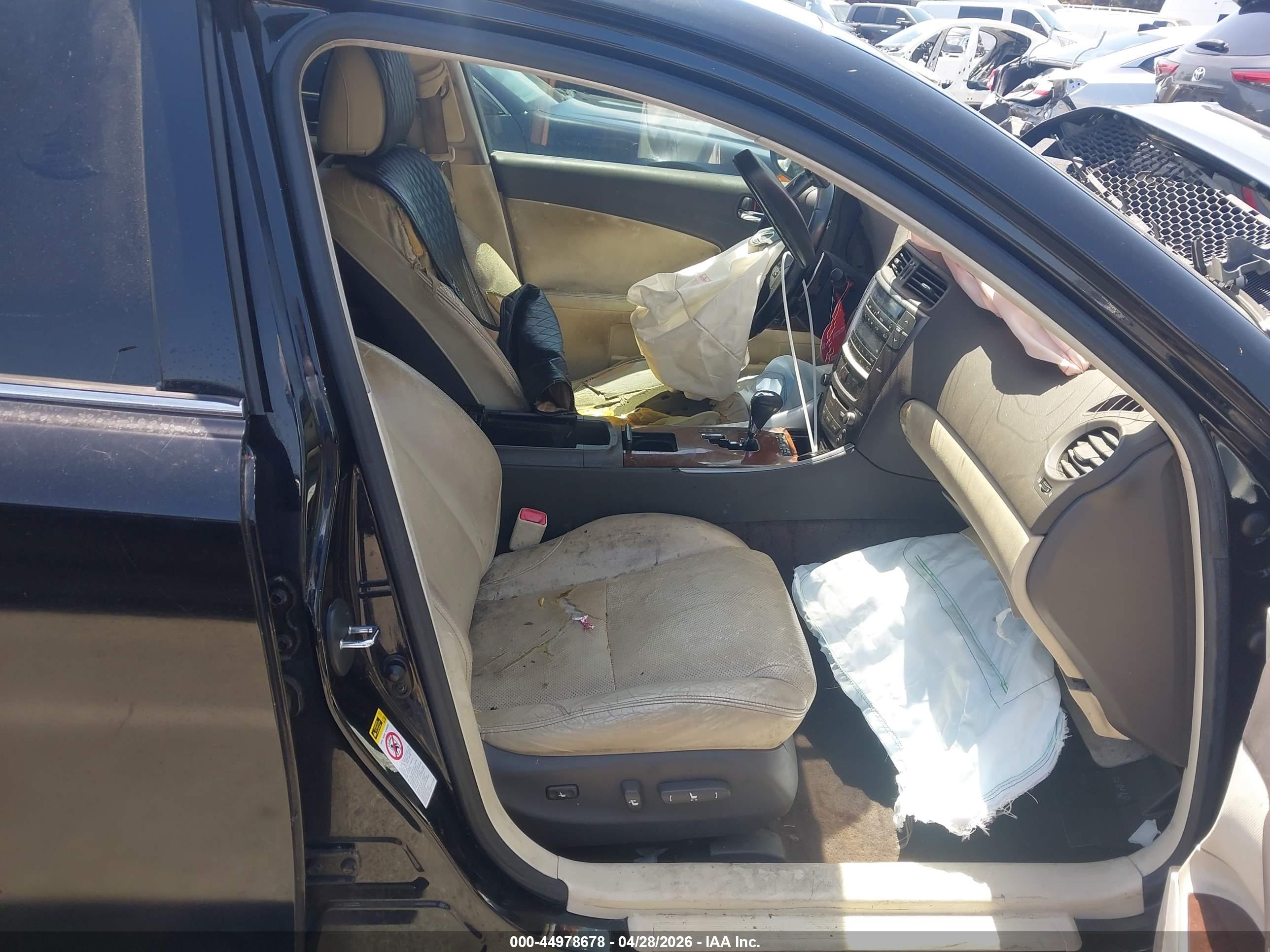 LEXUS IS image 5