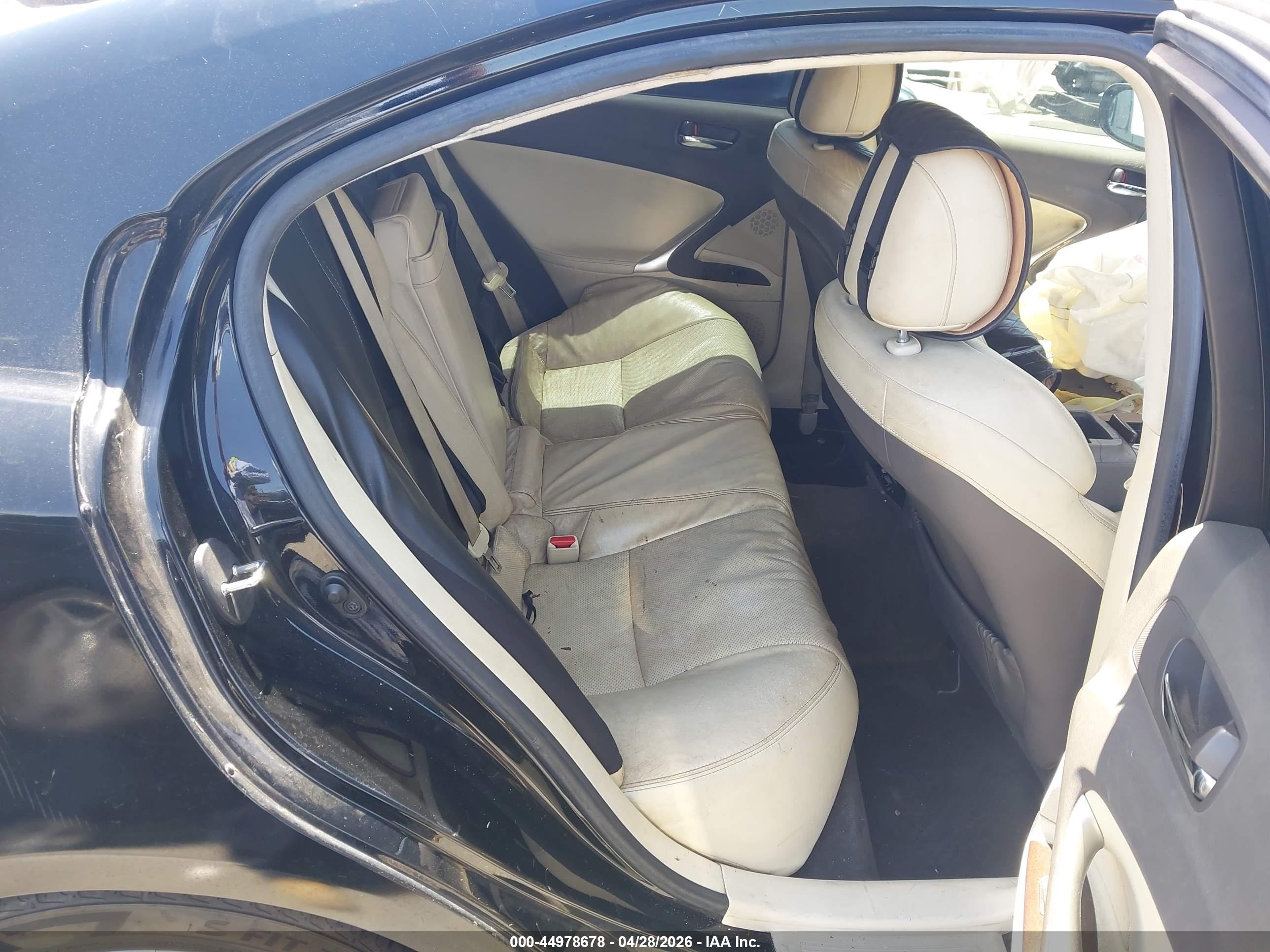 LEXUS IS image 8