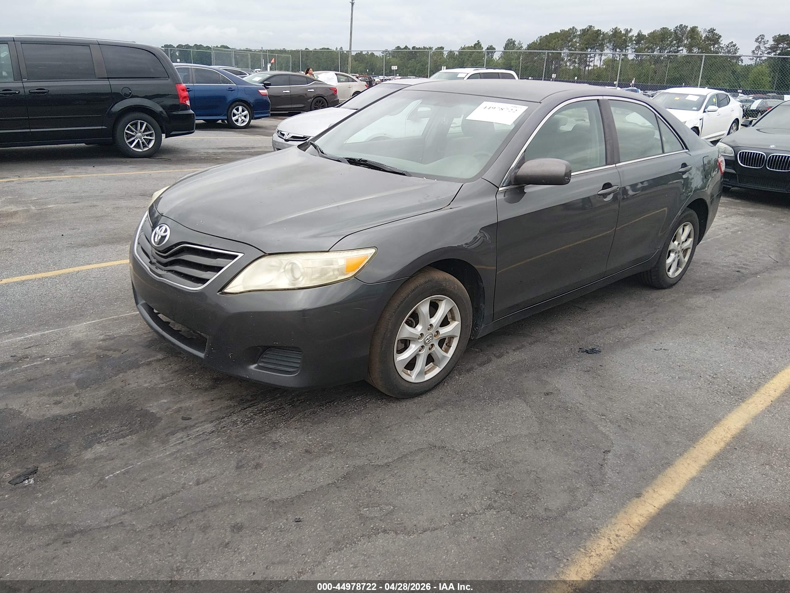TOYOTA CAMRY image 2