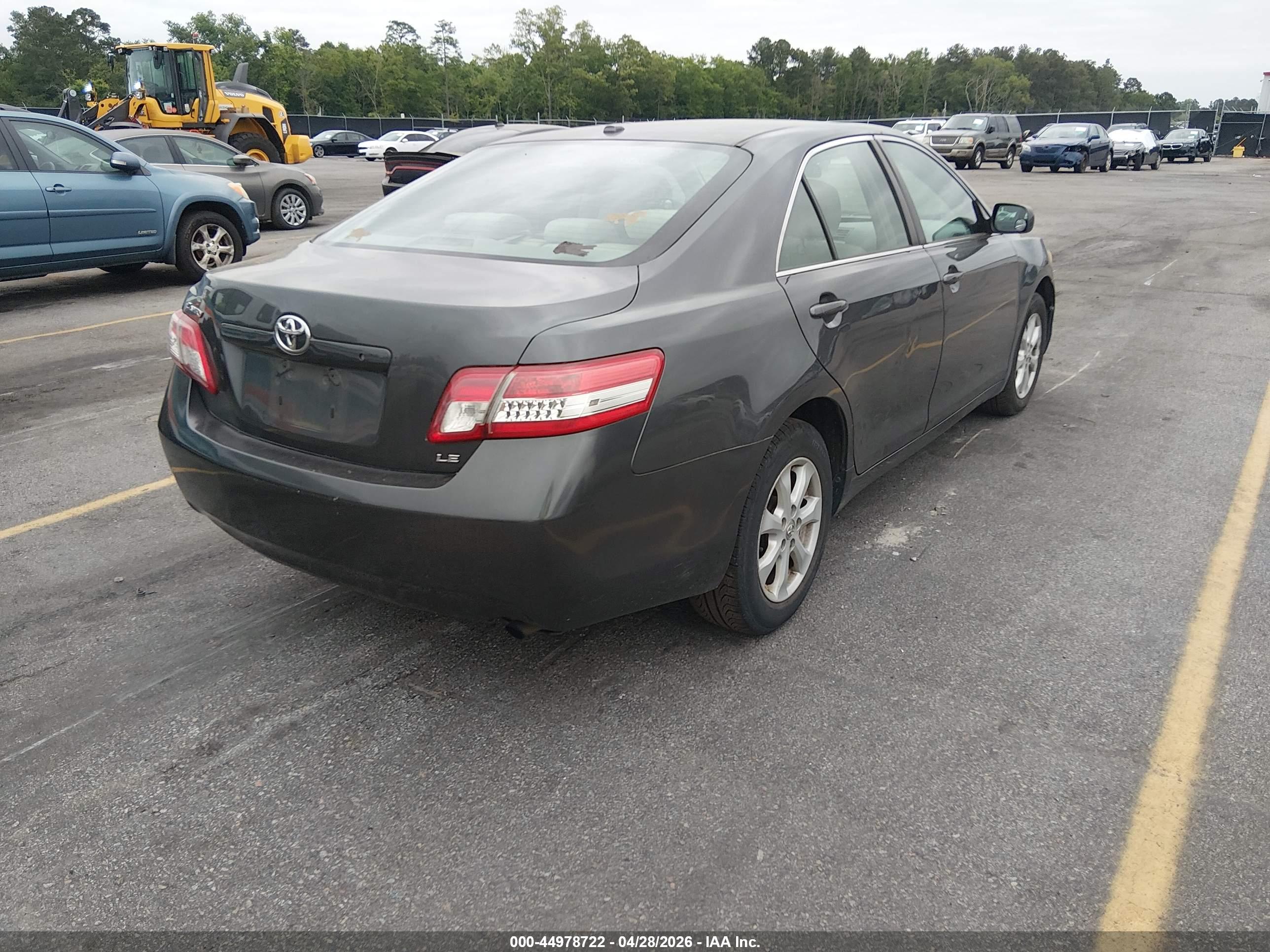 TOYOTA CAMRY image 4