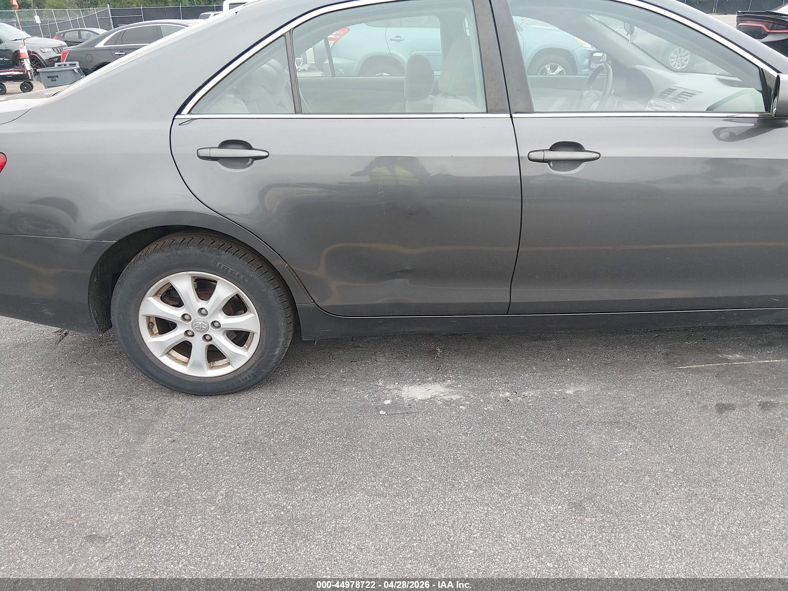 TOYOTA CAMRY image 6