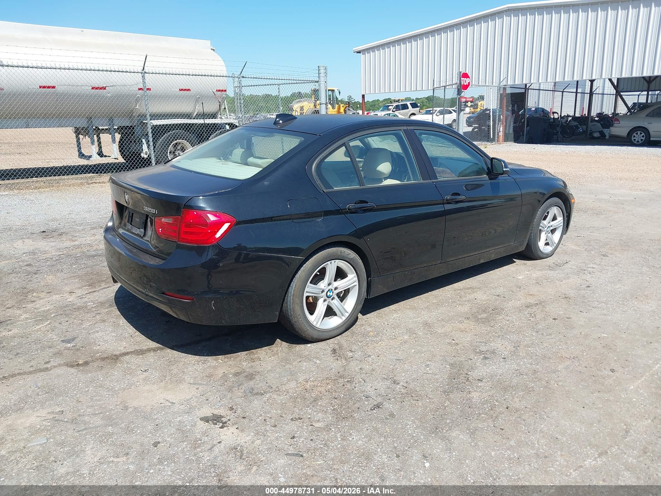 BMW 328I image 4