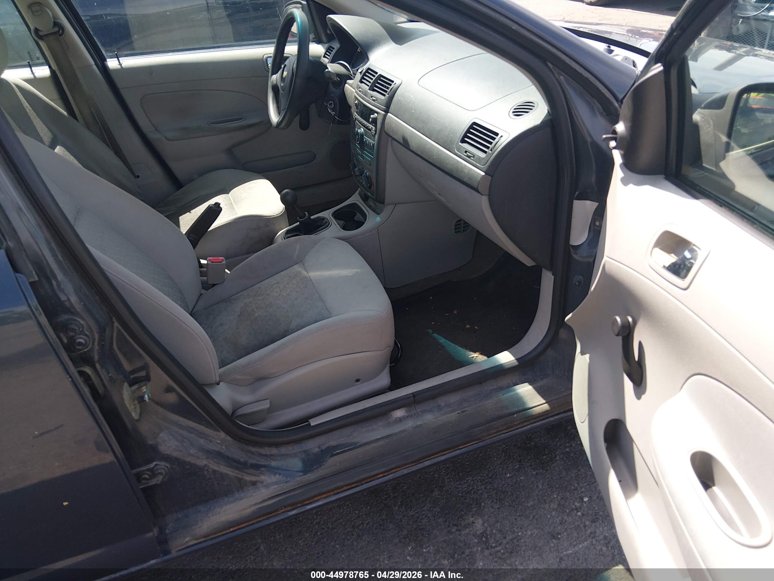 CHEVROLET COBALT image 5