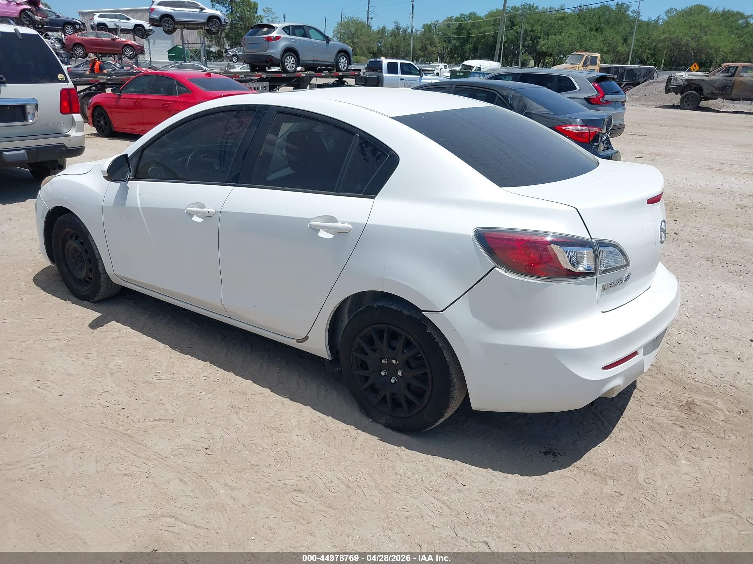 MAZDA MAZDA3 image 3