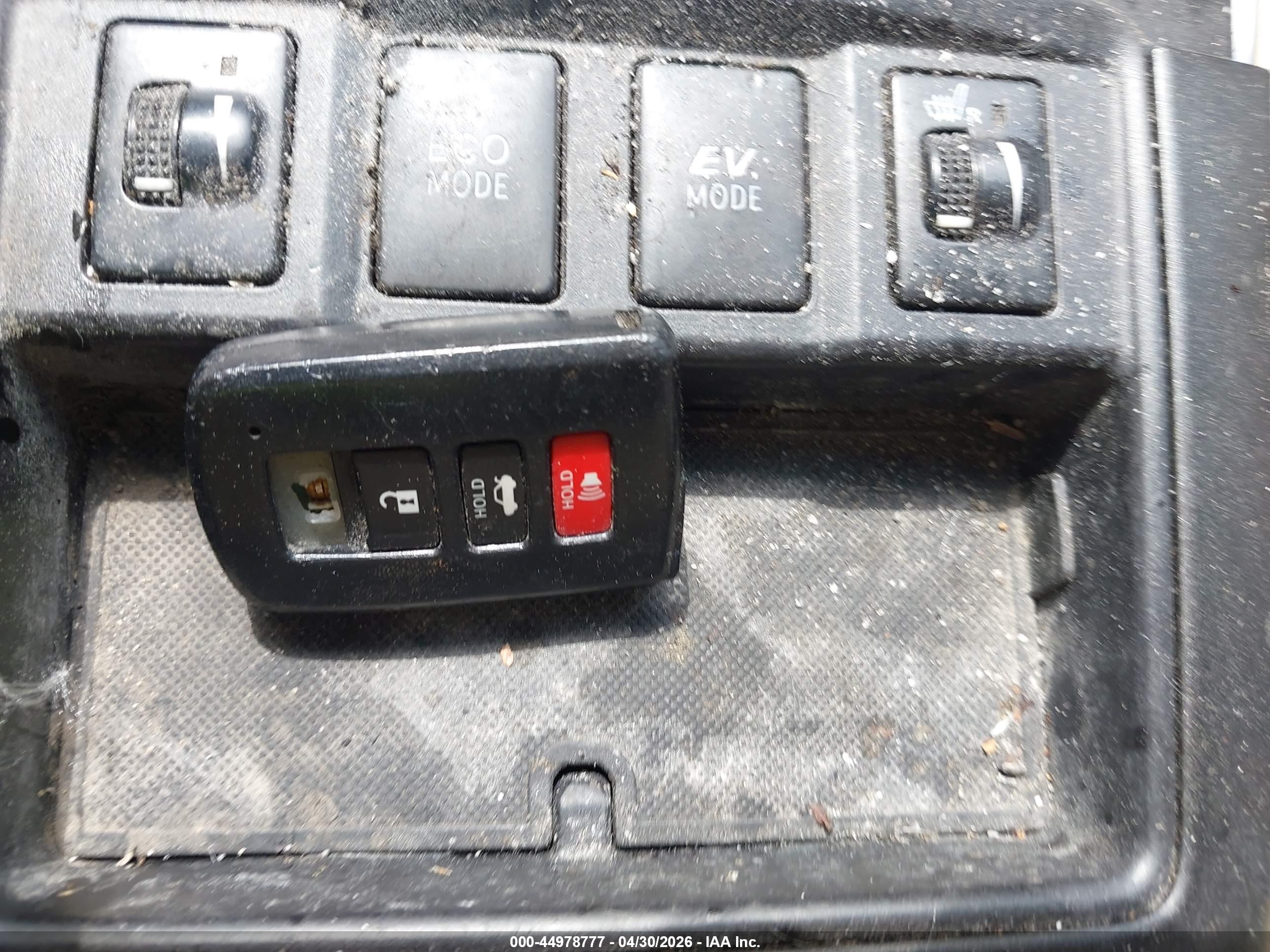 TOYOTA CAMRY image 11